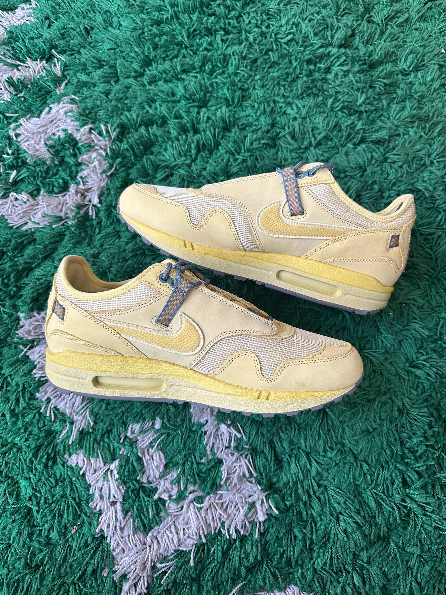 Travis Scott Air Max 1 “Saturn Gold”