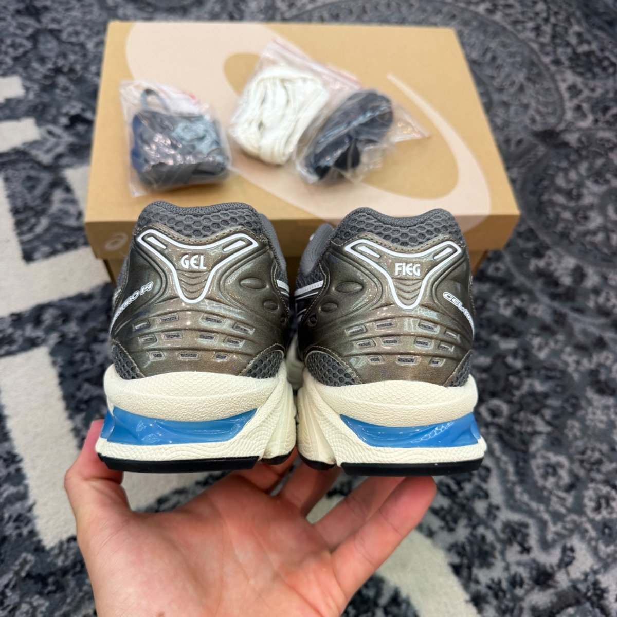 ASICS Gel-Kayano 14 Kith Chicago - tag