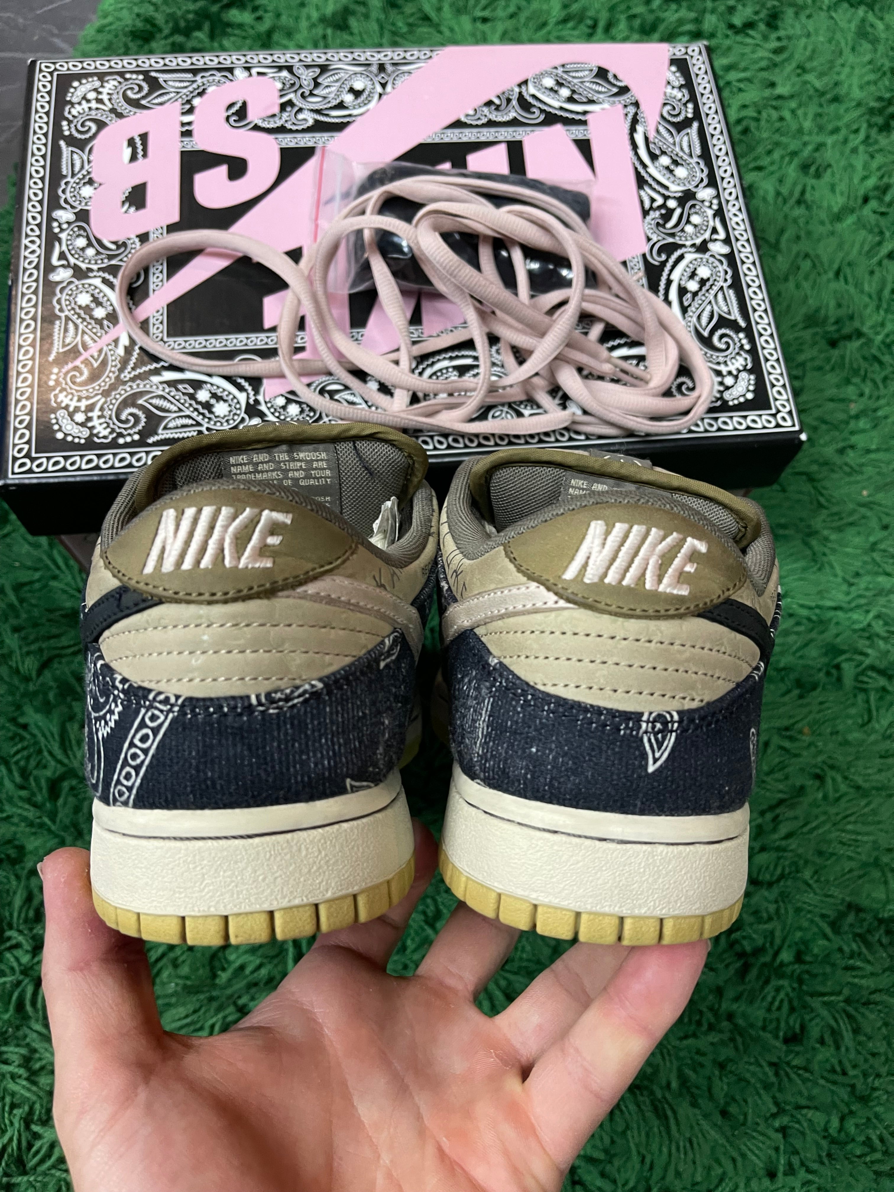 Nike Dunk Low SB “Travis Scott Special Box”