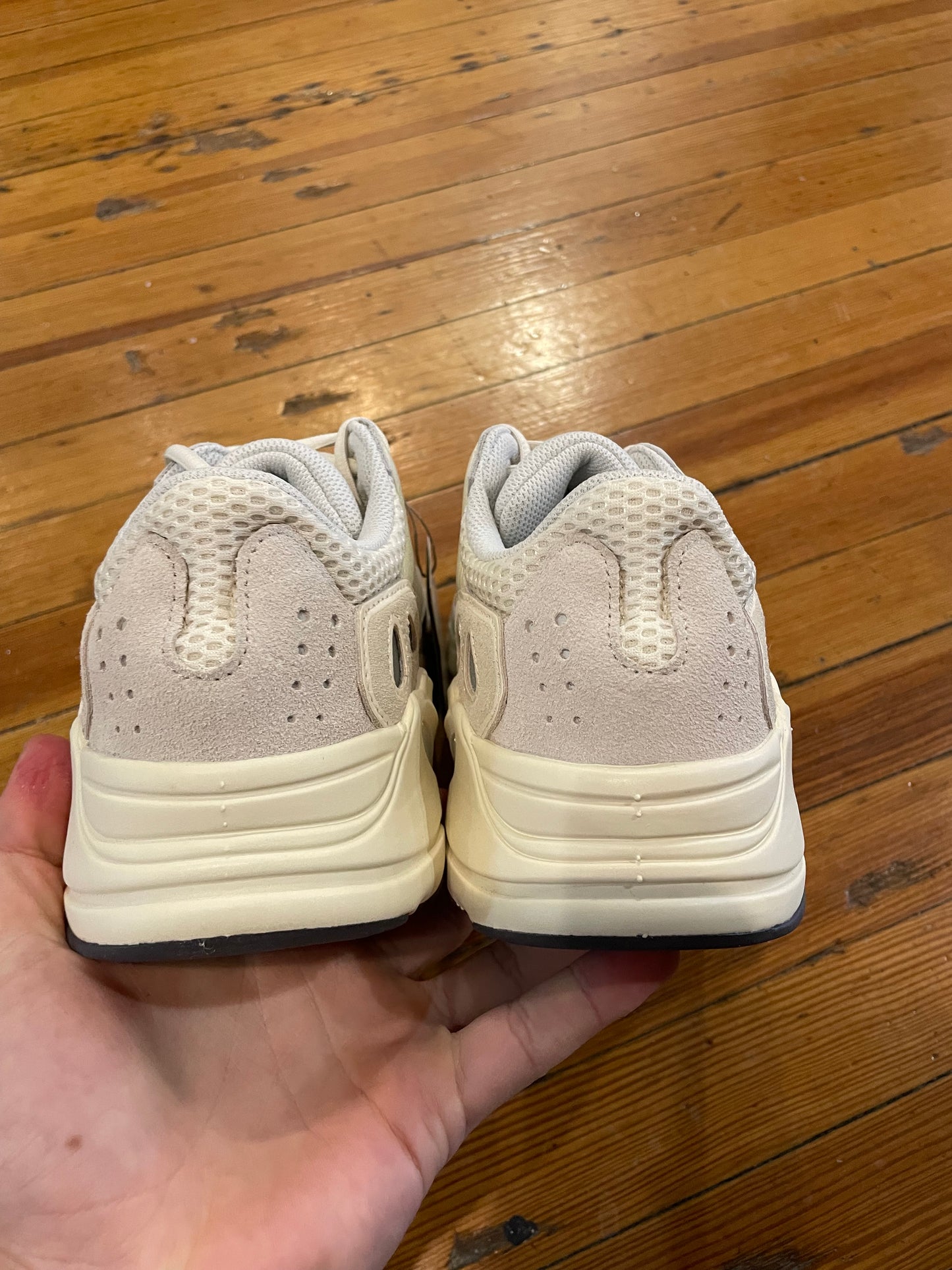 Yeezy 700 “Analog”