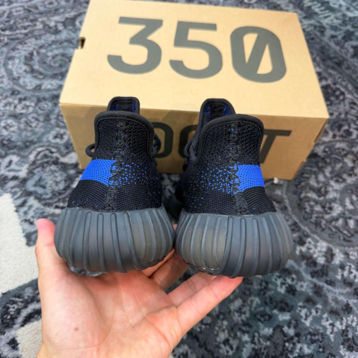 adidas Yeezy Boost 350 V2 Dazzling Blue - Image 4