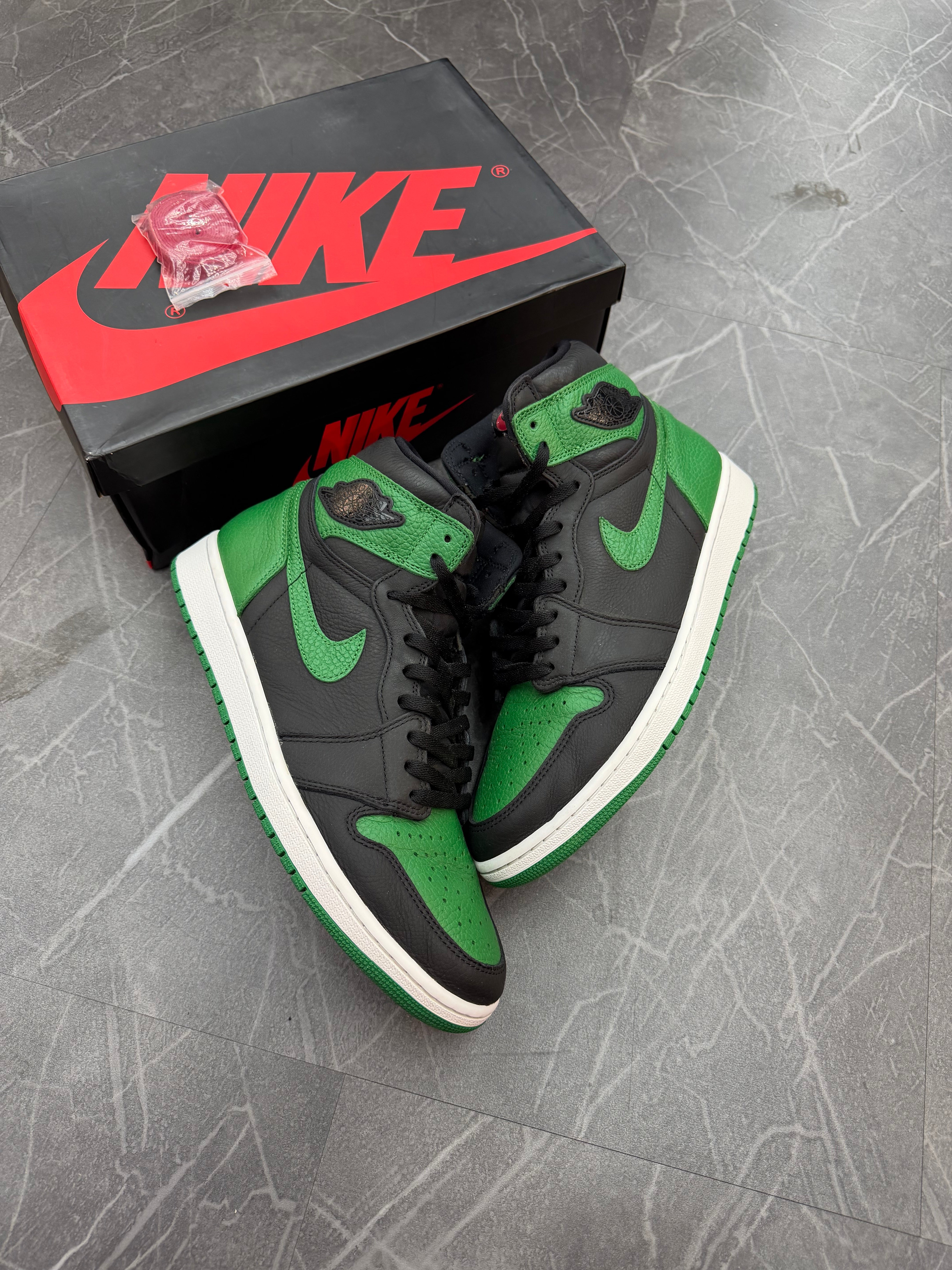 Jordan 1 “Pine Green Black”