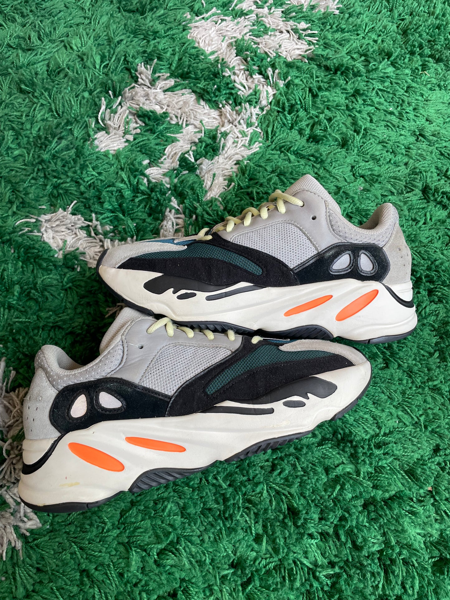 Yeezy 700 “Wave Runner”