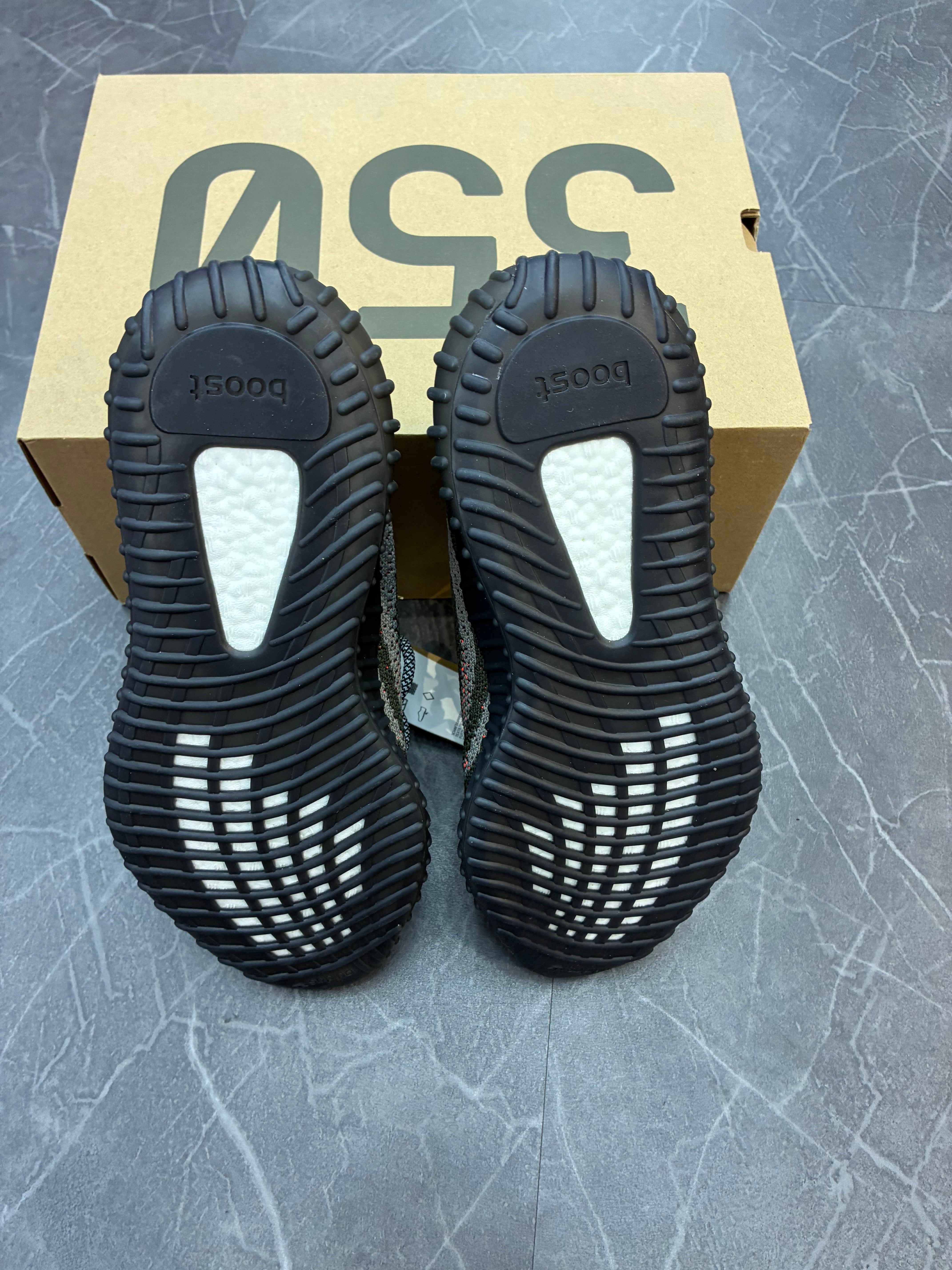 Yeezy 350 V2 “Carbon Beluga”