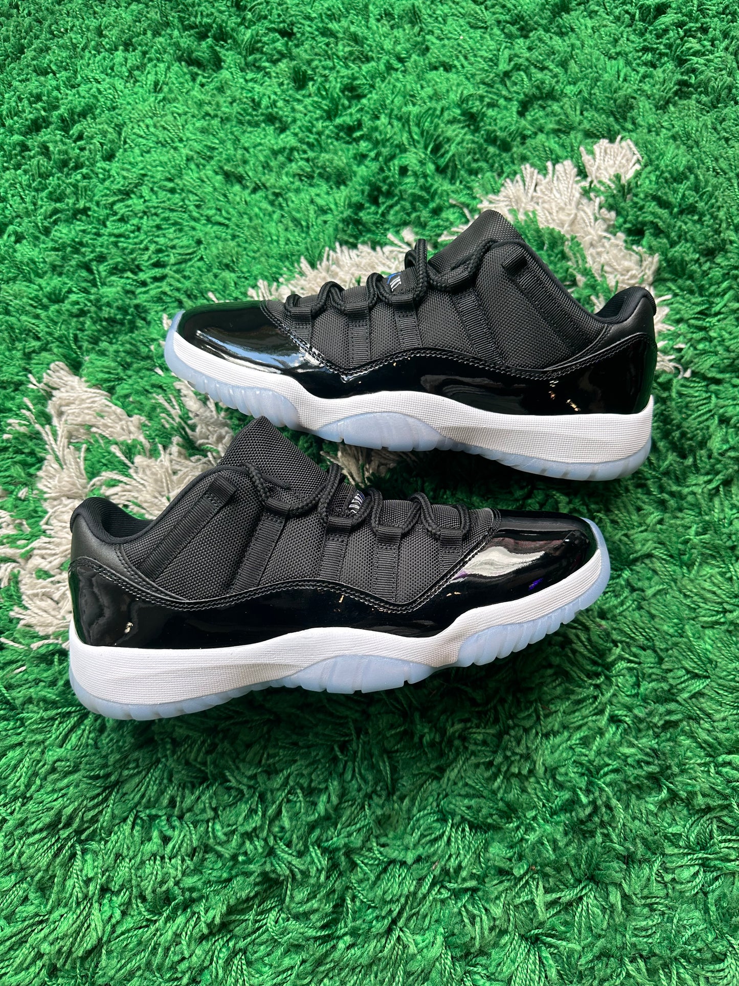 Jordan 11 Low “Space Jam”