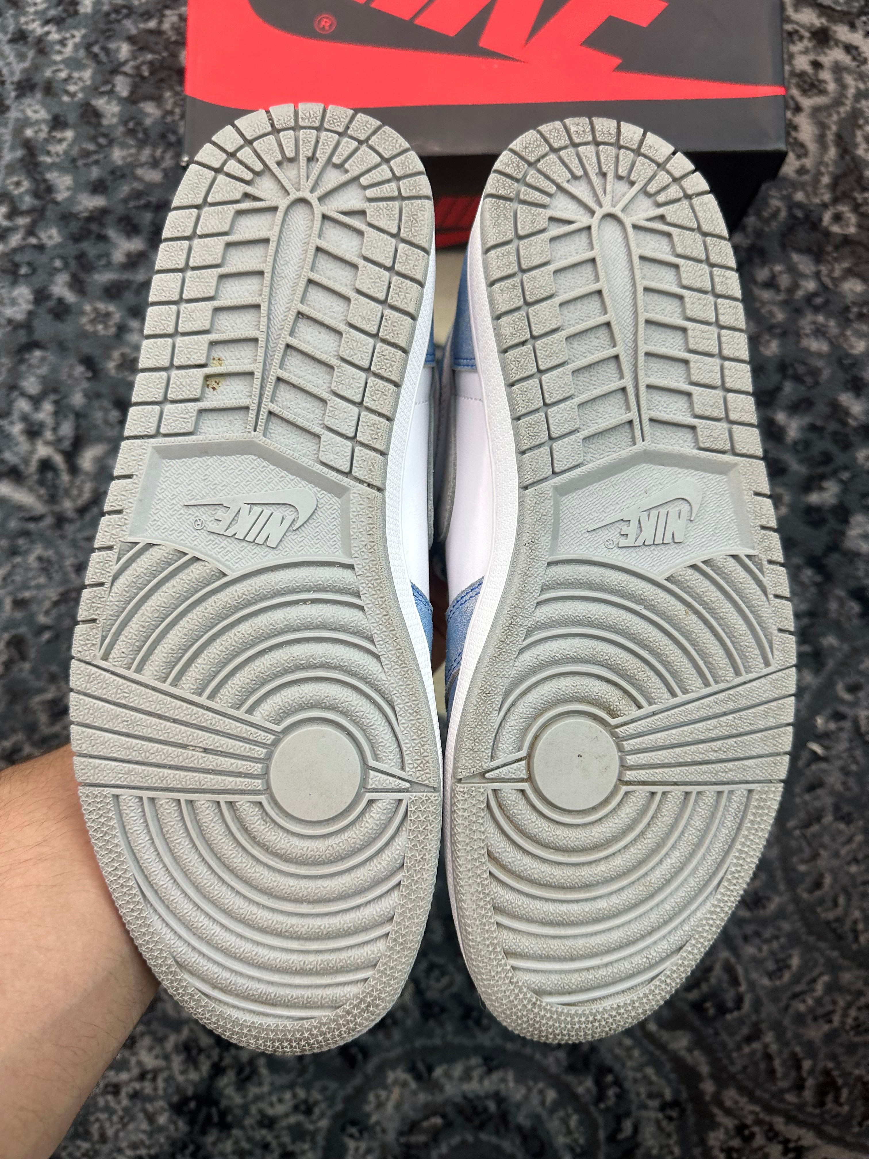 Jordan 1 High “Hyper Royal”