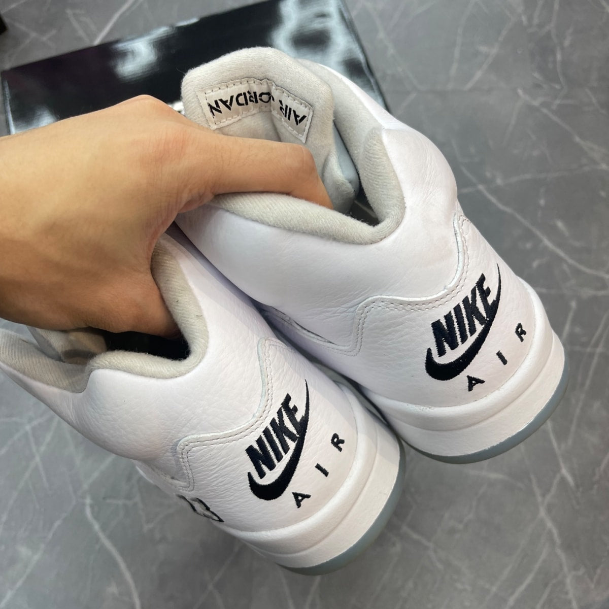 Jordan 5 Retro Metallic White (2015) - Image 4