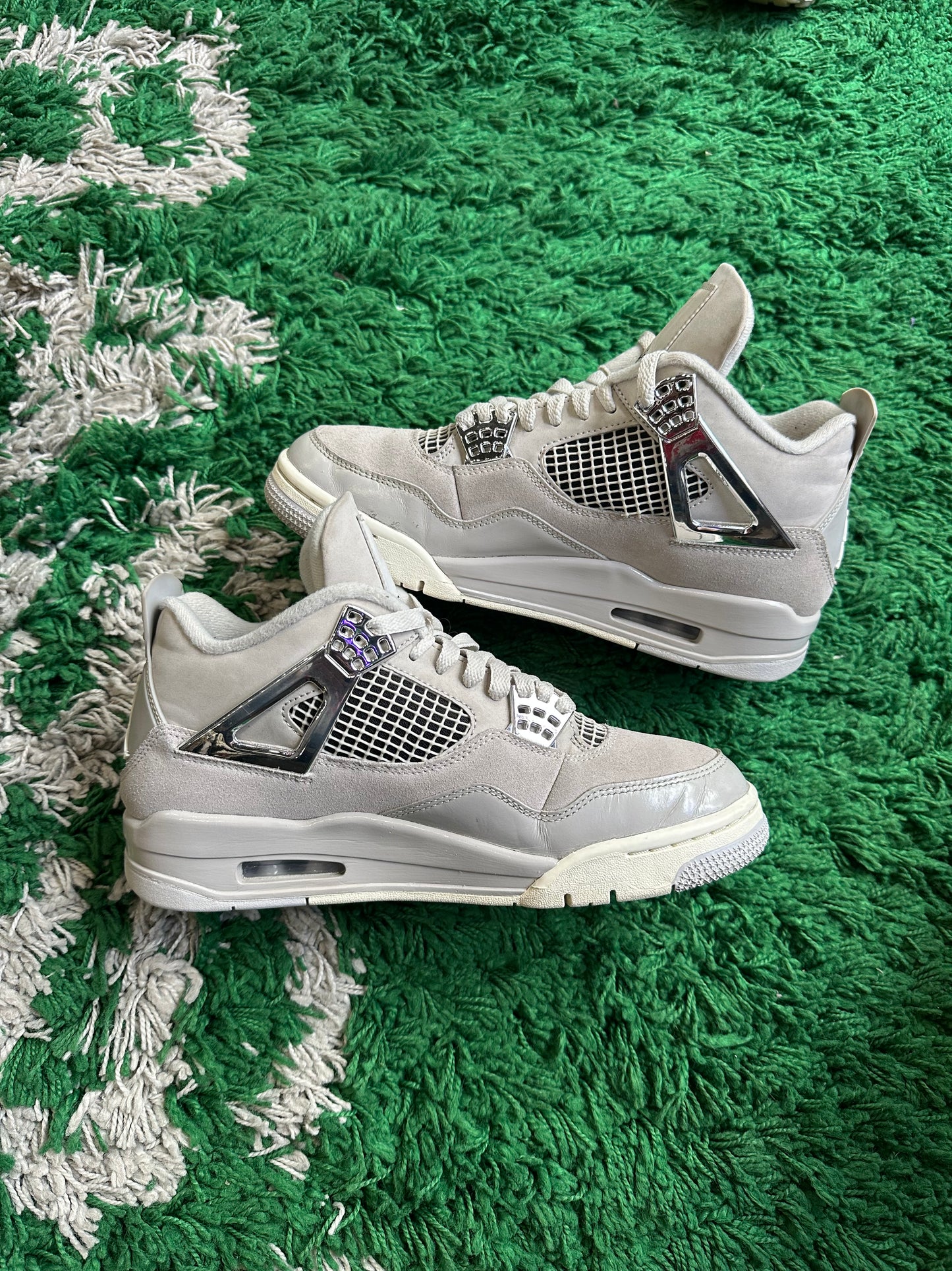 Jordan 4 “Frozen Moments”