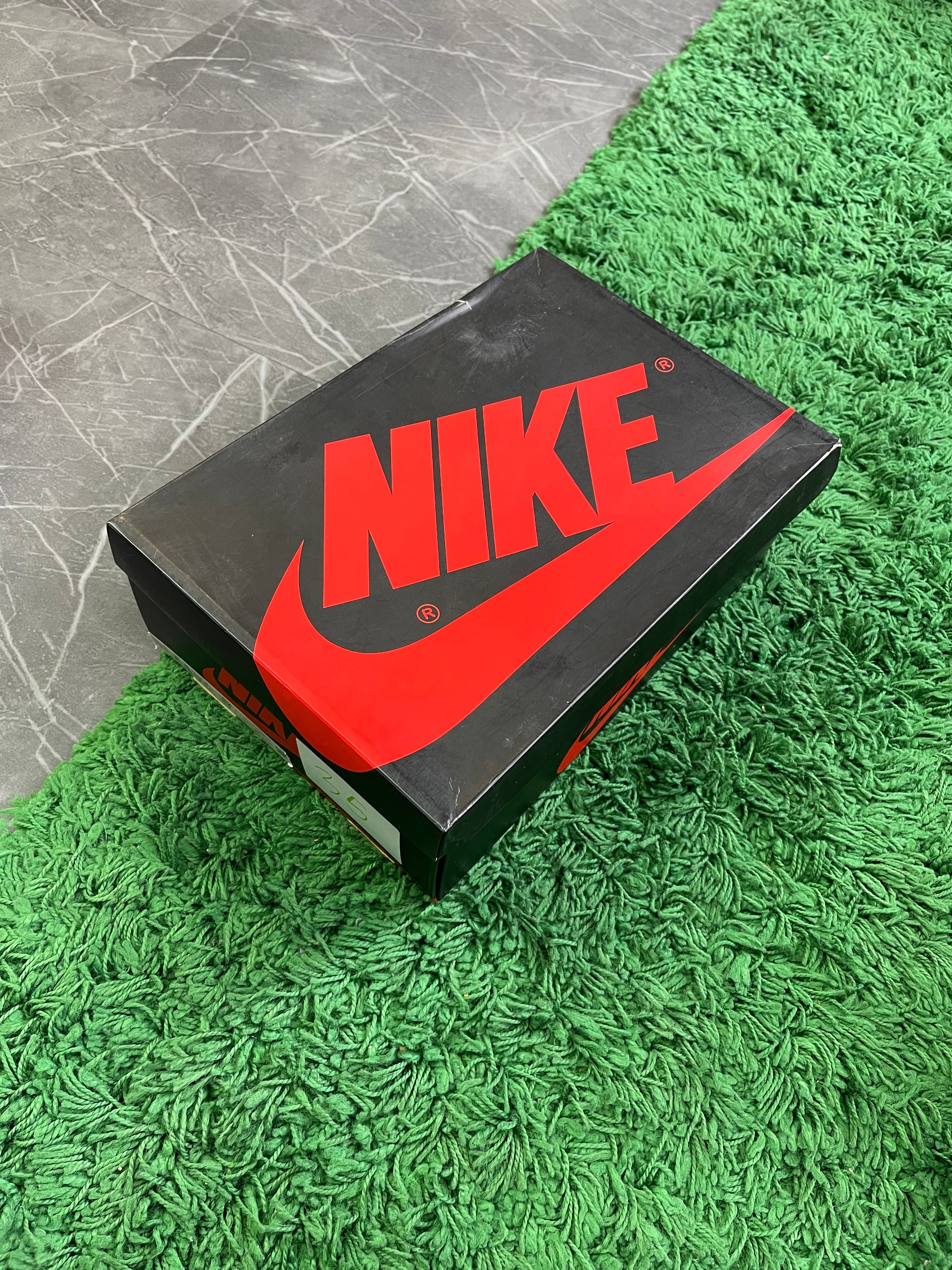 Jordan 1 “Bloodline”