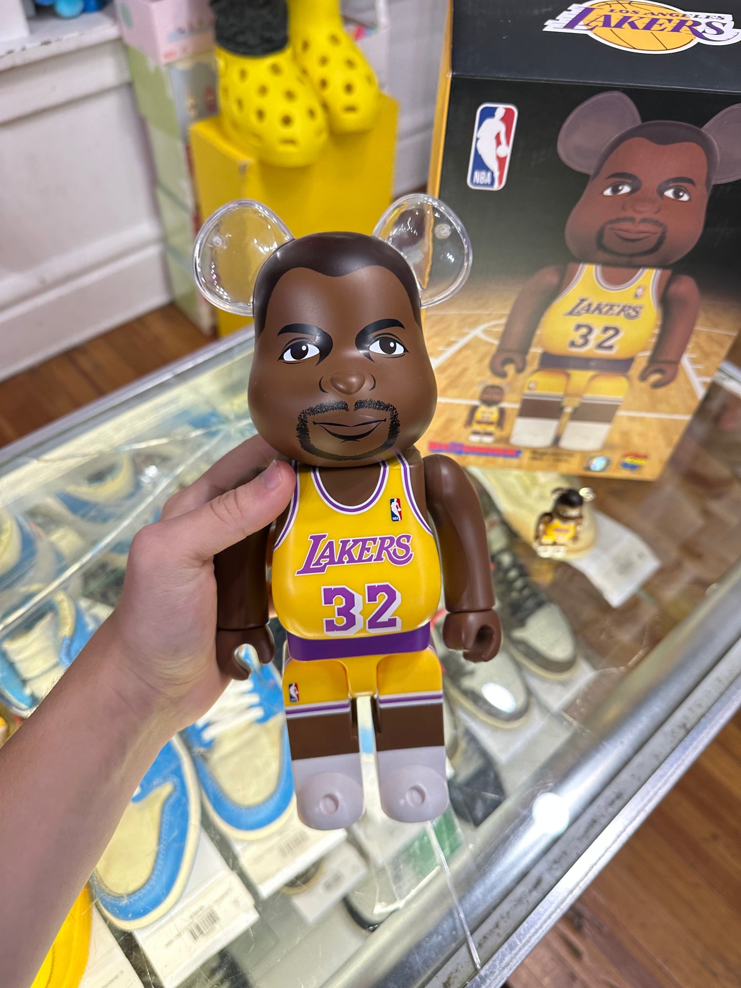 BearBrick 400% & 100% “Lakers Magic Johnson”