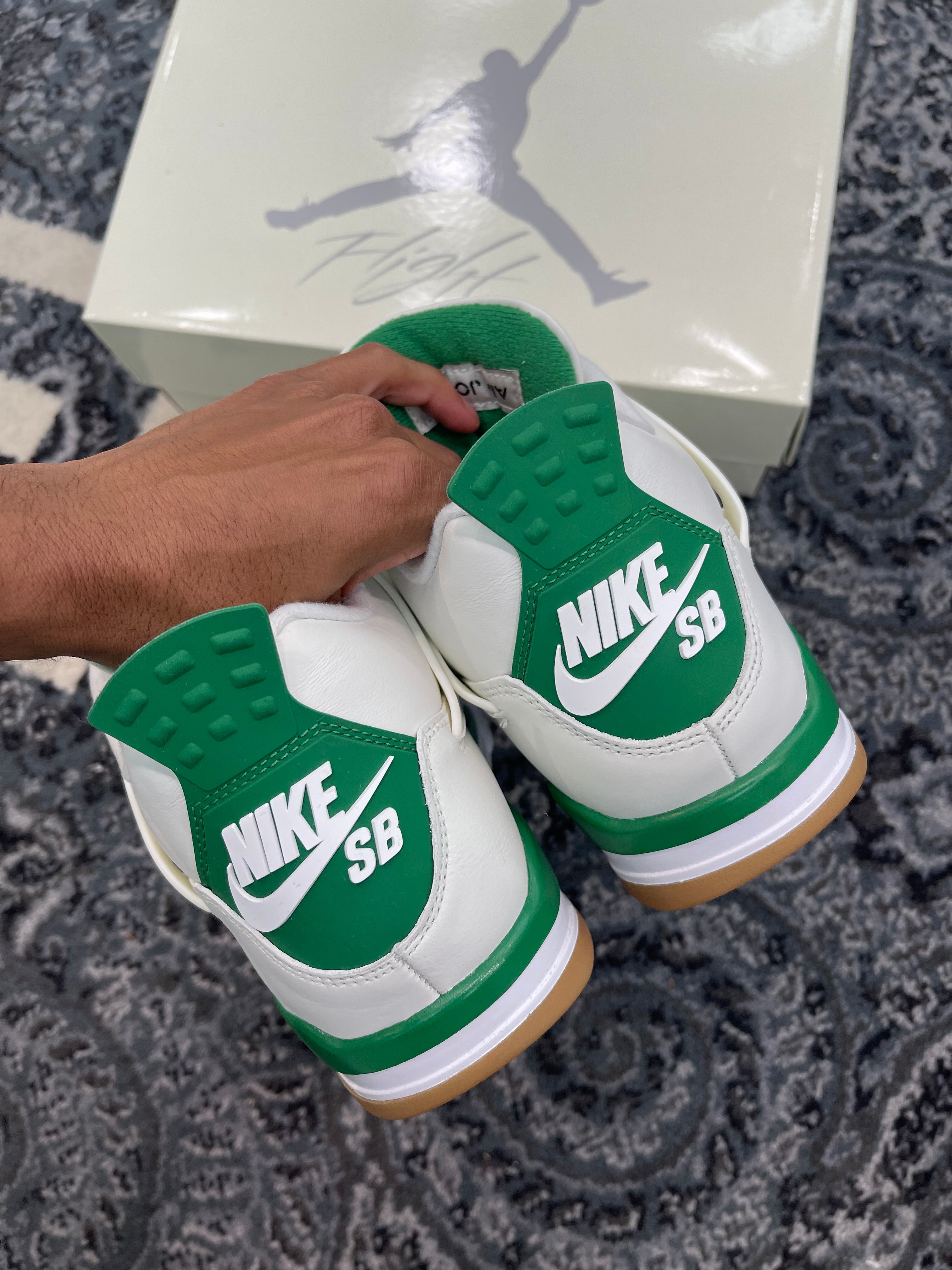 Jordan 4 SB “Pine Green”