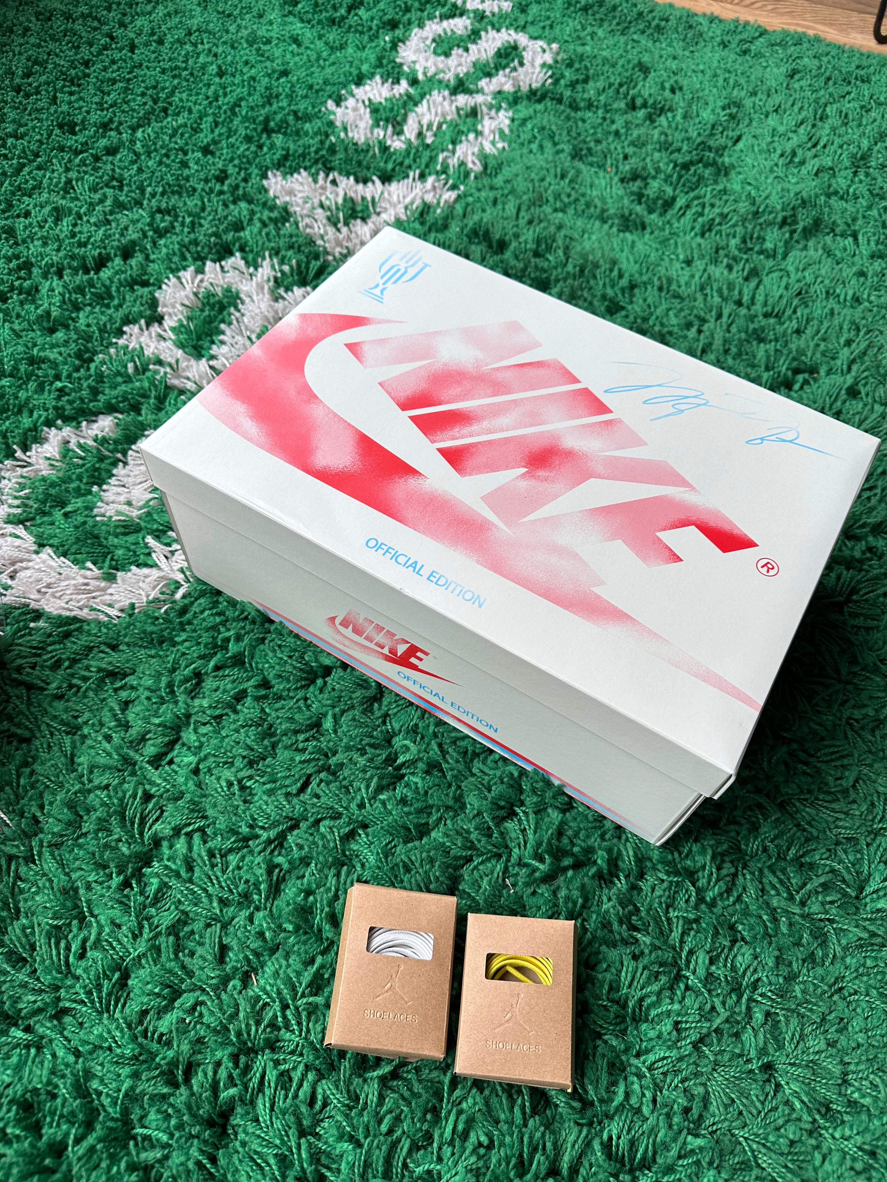 Jordan 1 Low x Trophy Room