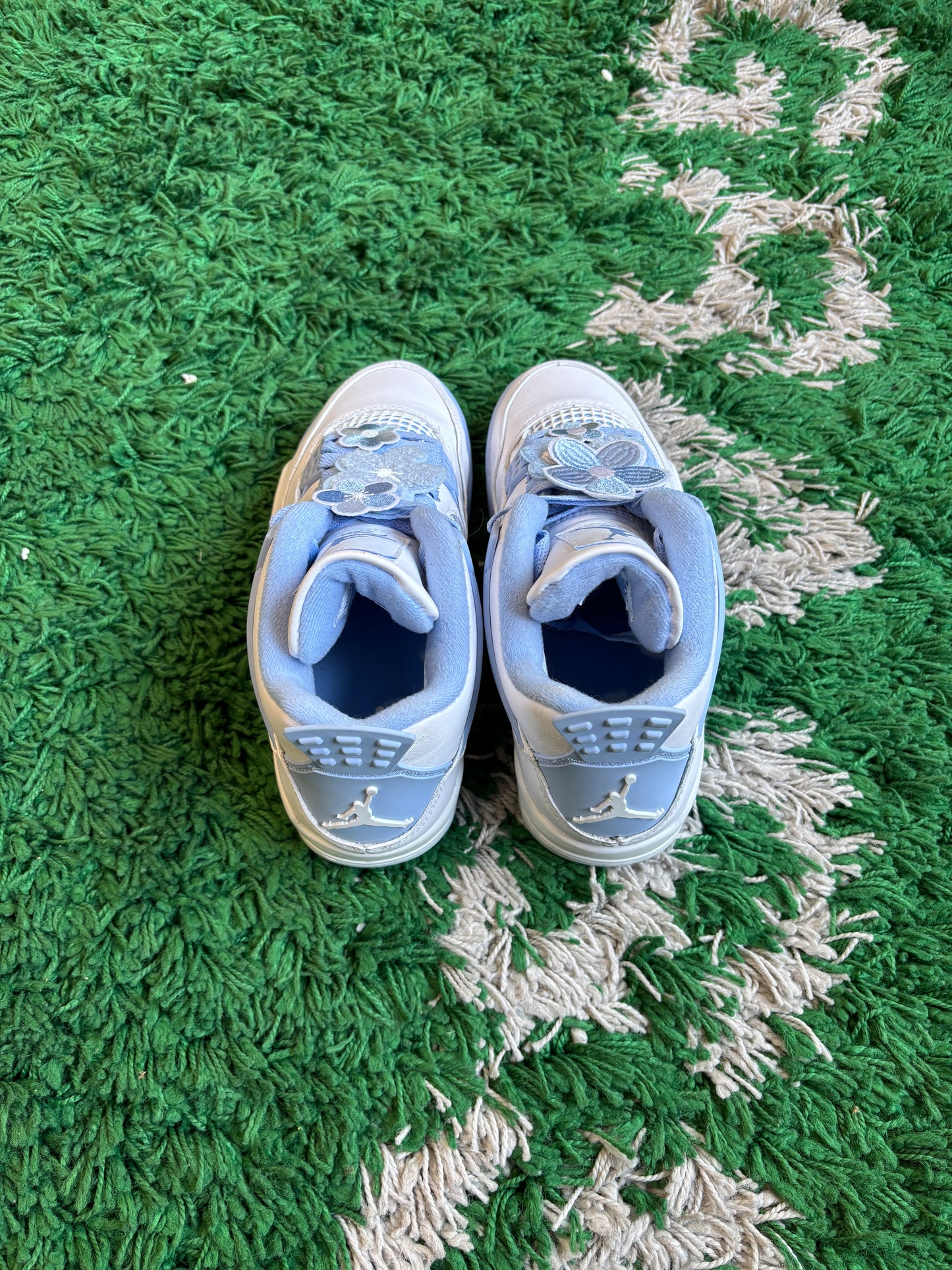 Jordan 4 “Forget Me Not”