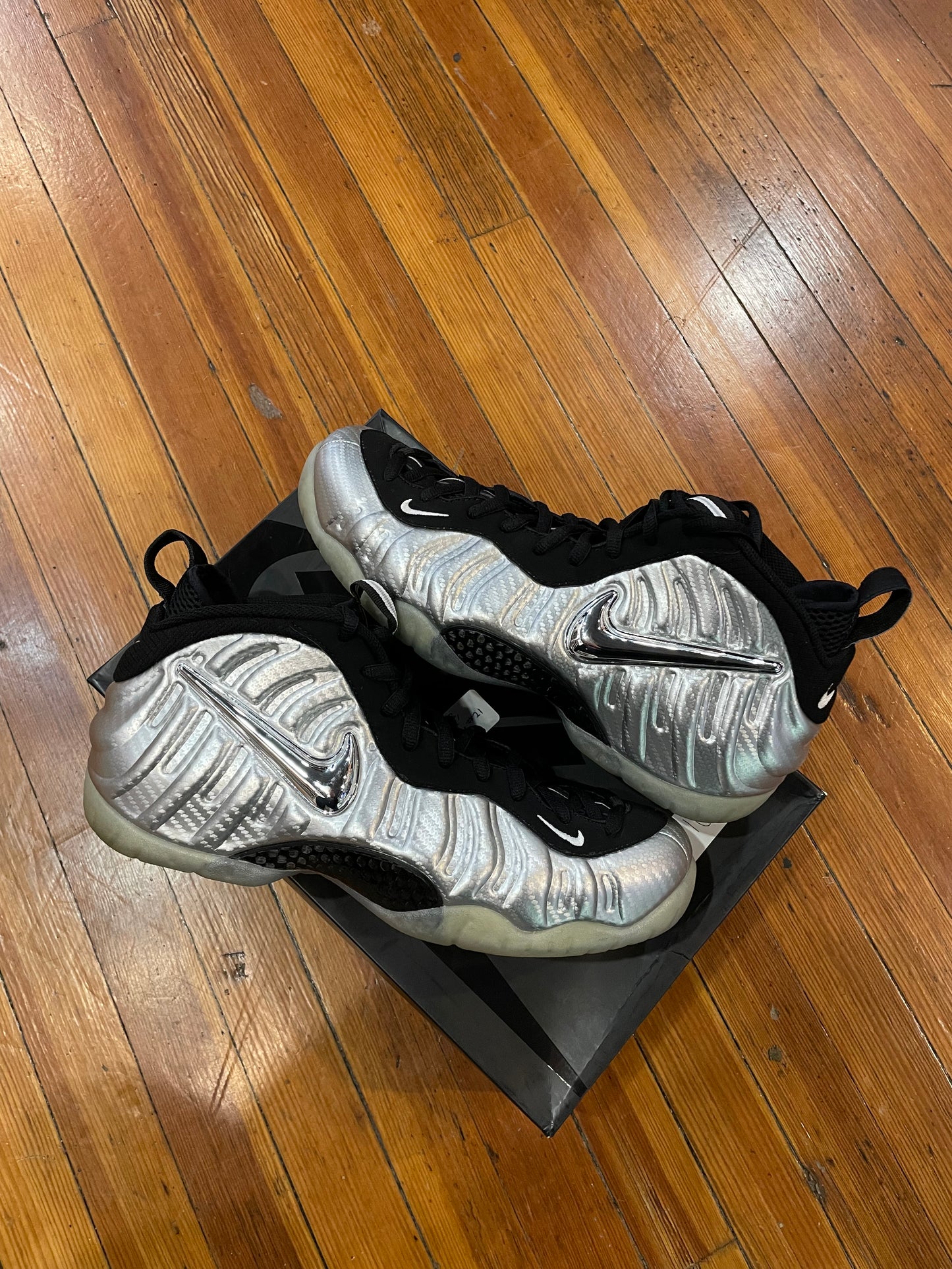 Nike Air Foamposite Pro “Silver Surfer”