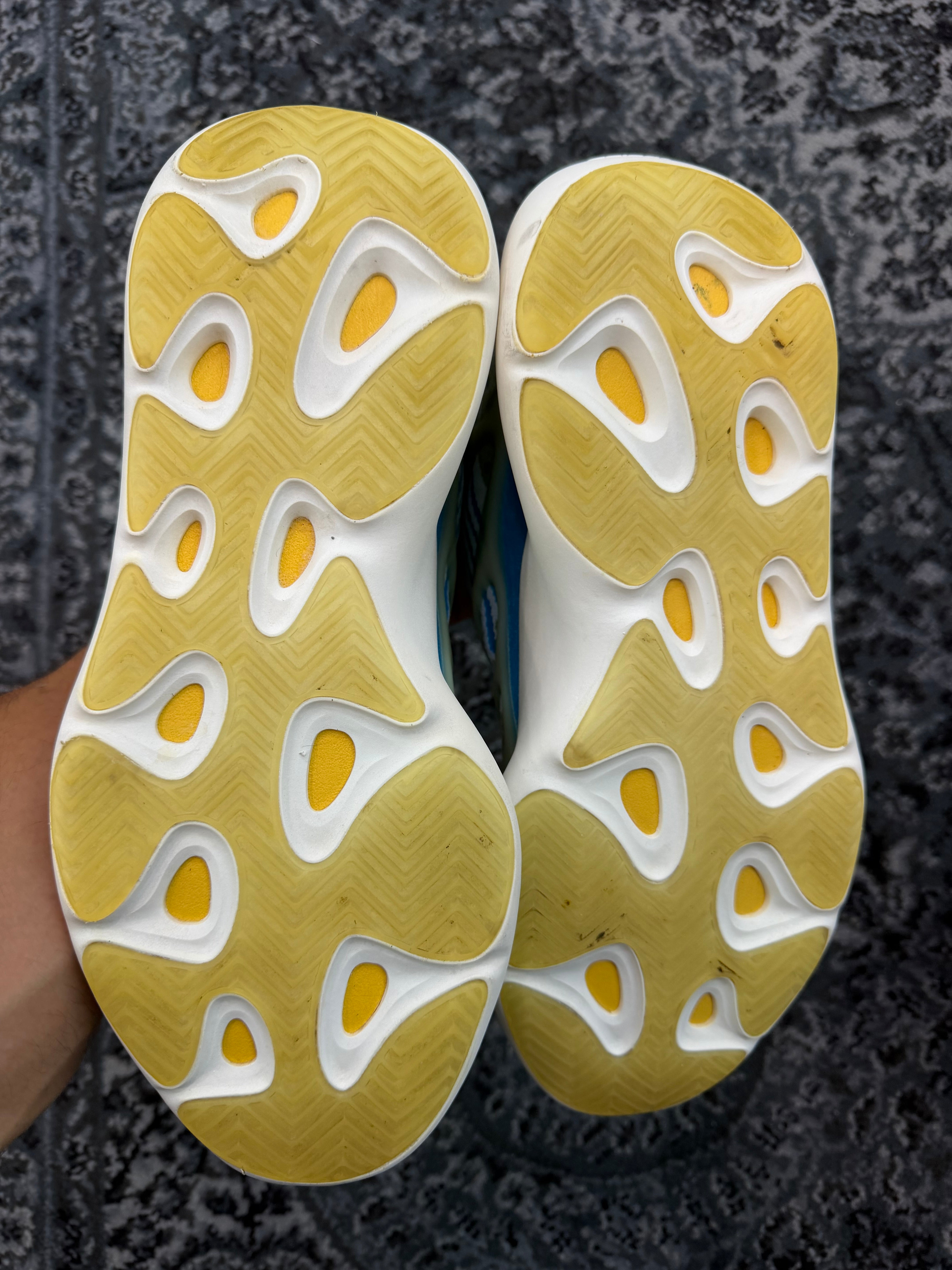 Yeezy 700 “Arzareth”