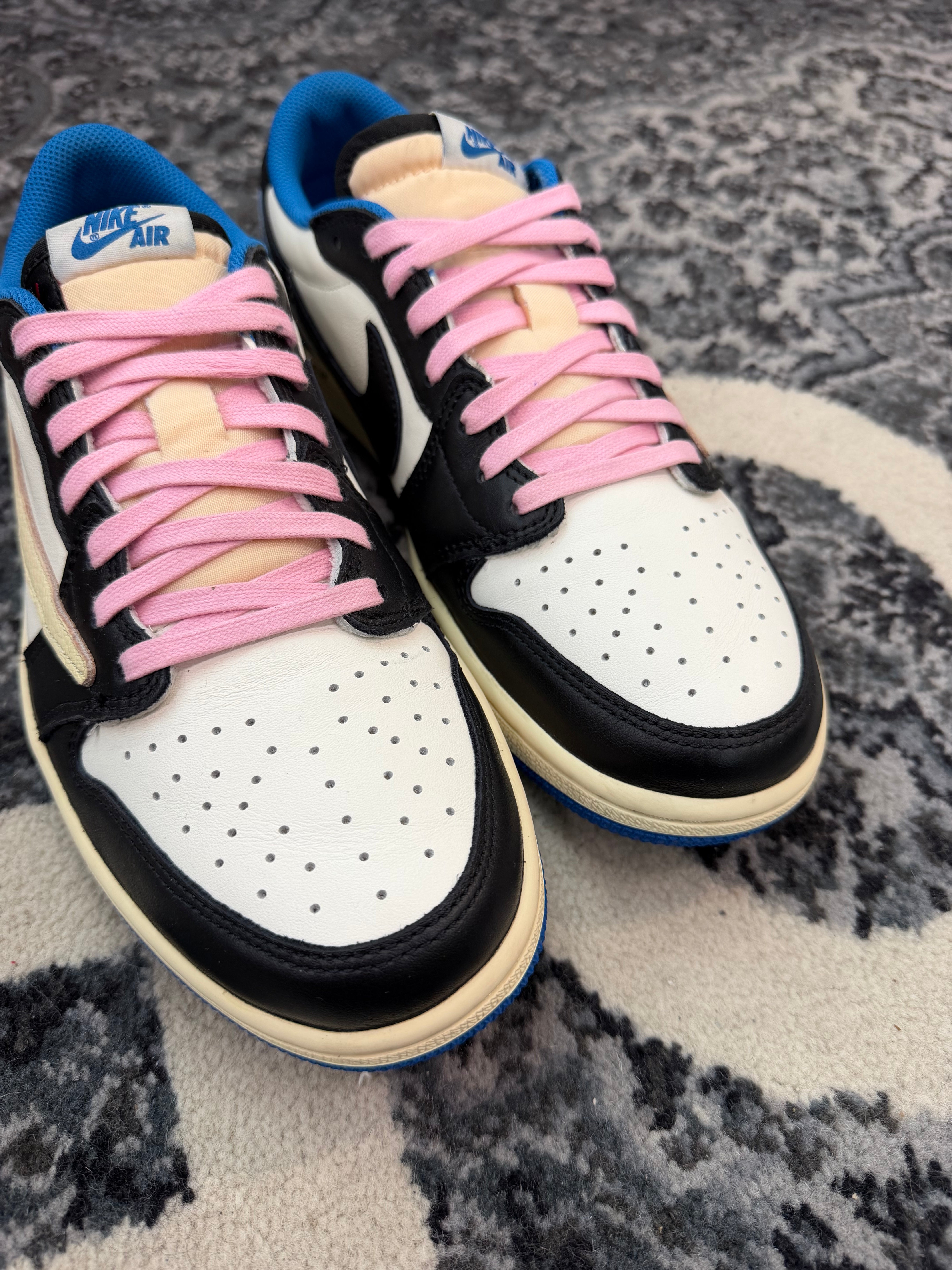 Jordan 1 Low x Travis Scott “Fragment”