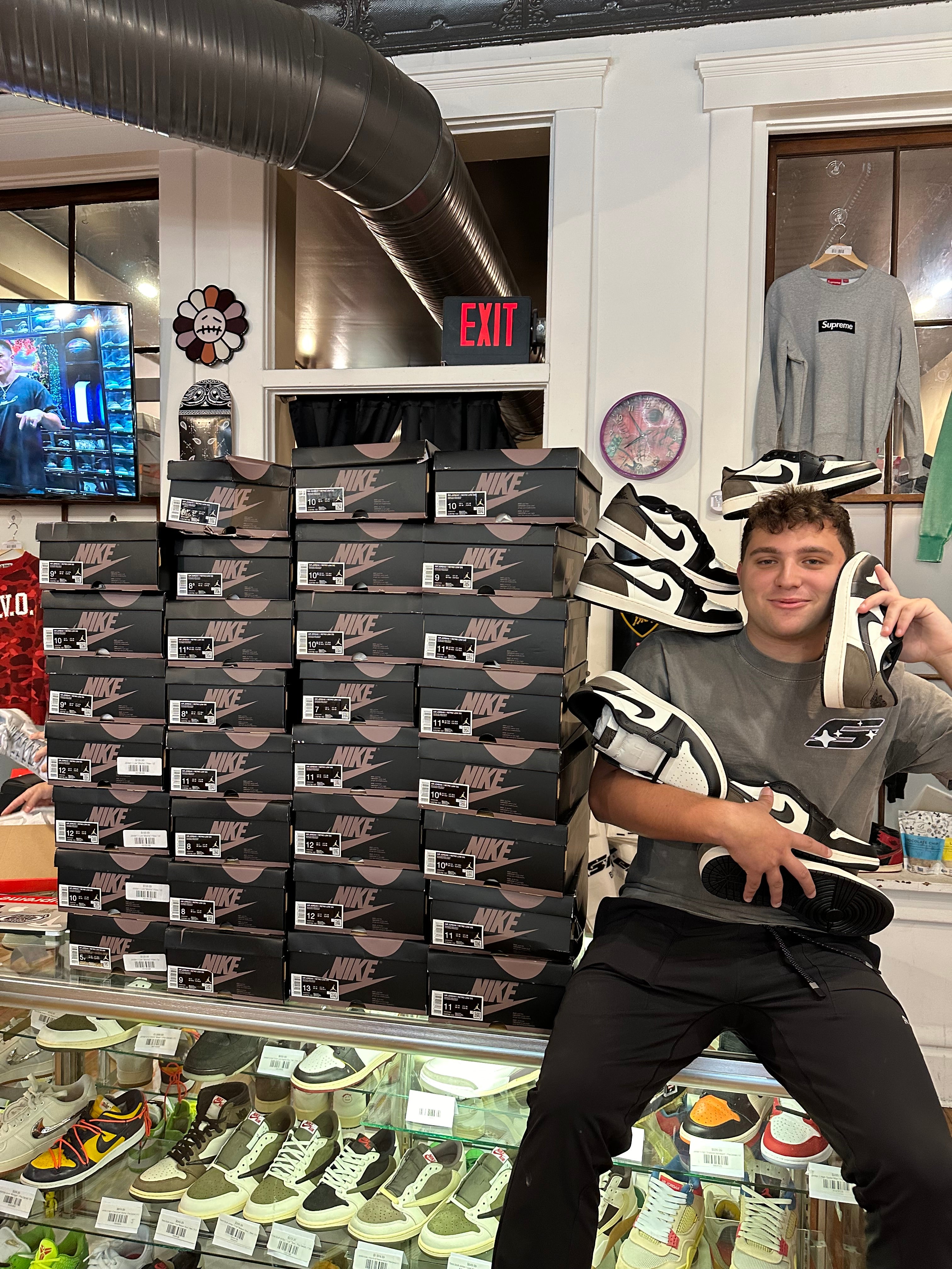 Jordan 1 Low “Mocha”