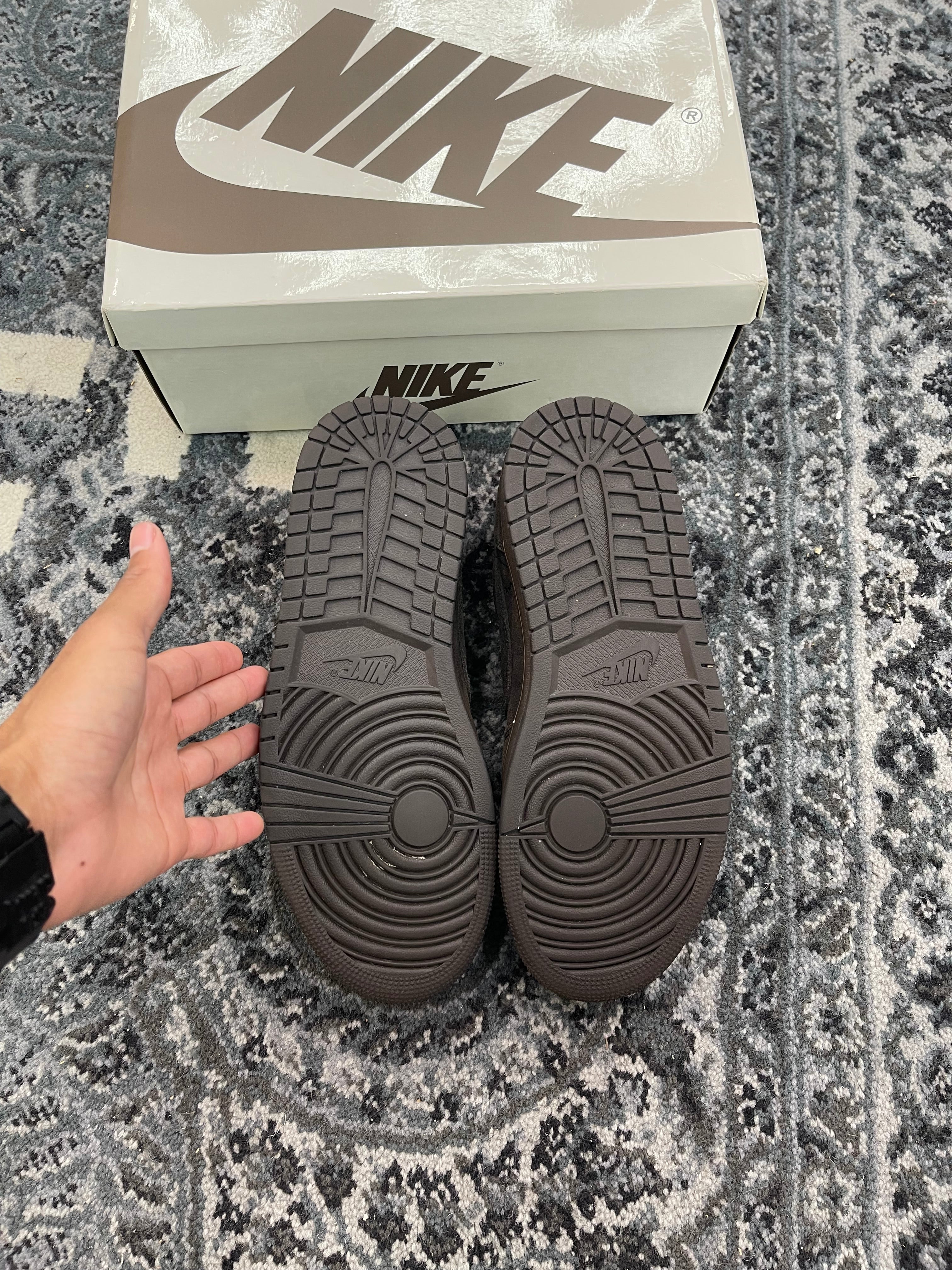 Jordan 1 Low x Travis Scott “Velvet Brown”