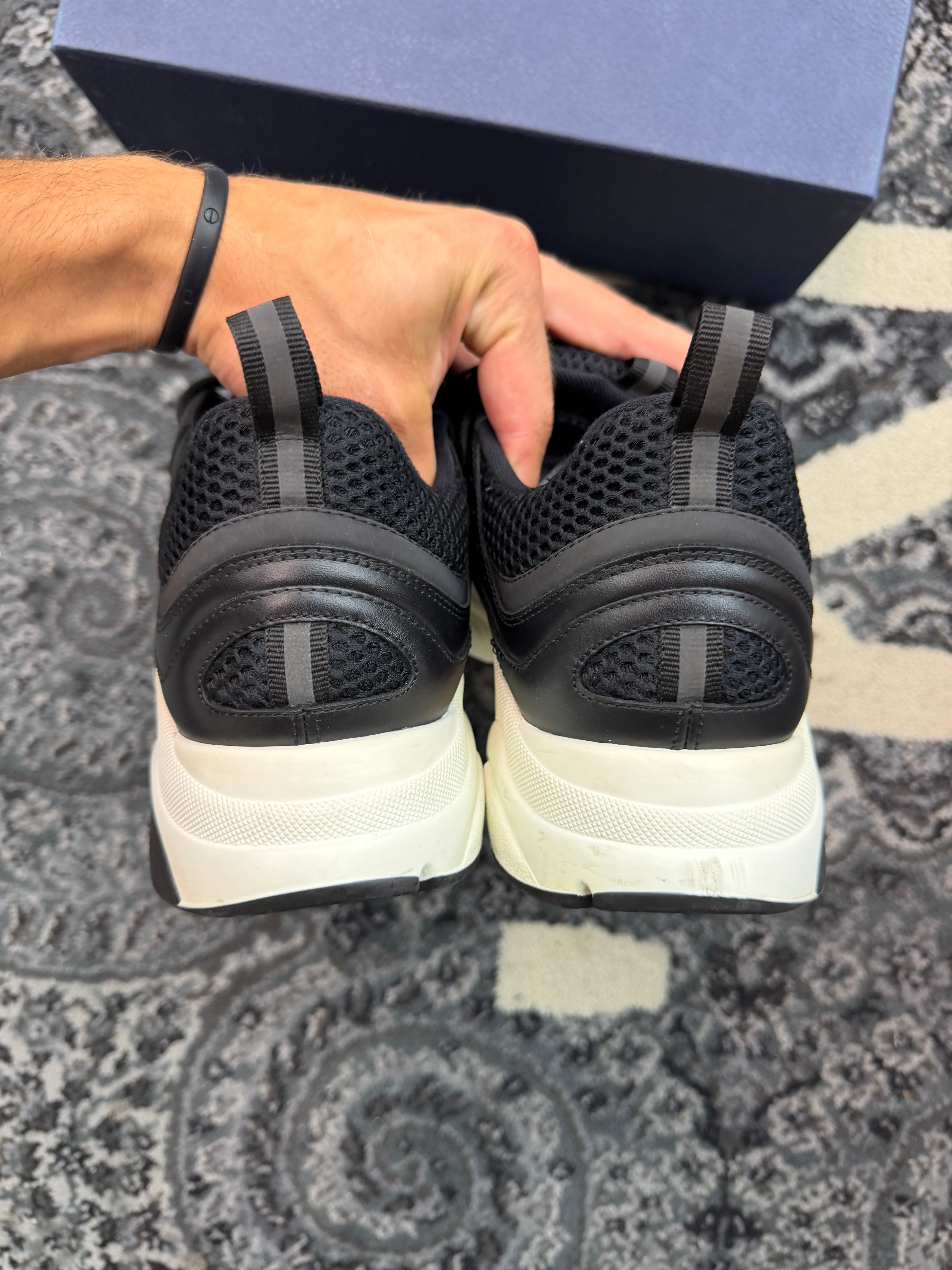 Dior B22 “Black White”