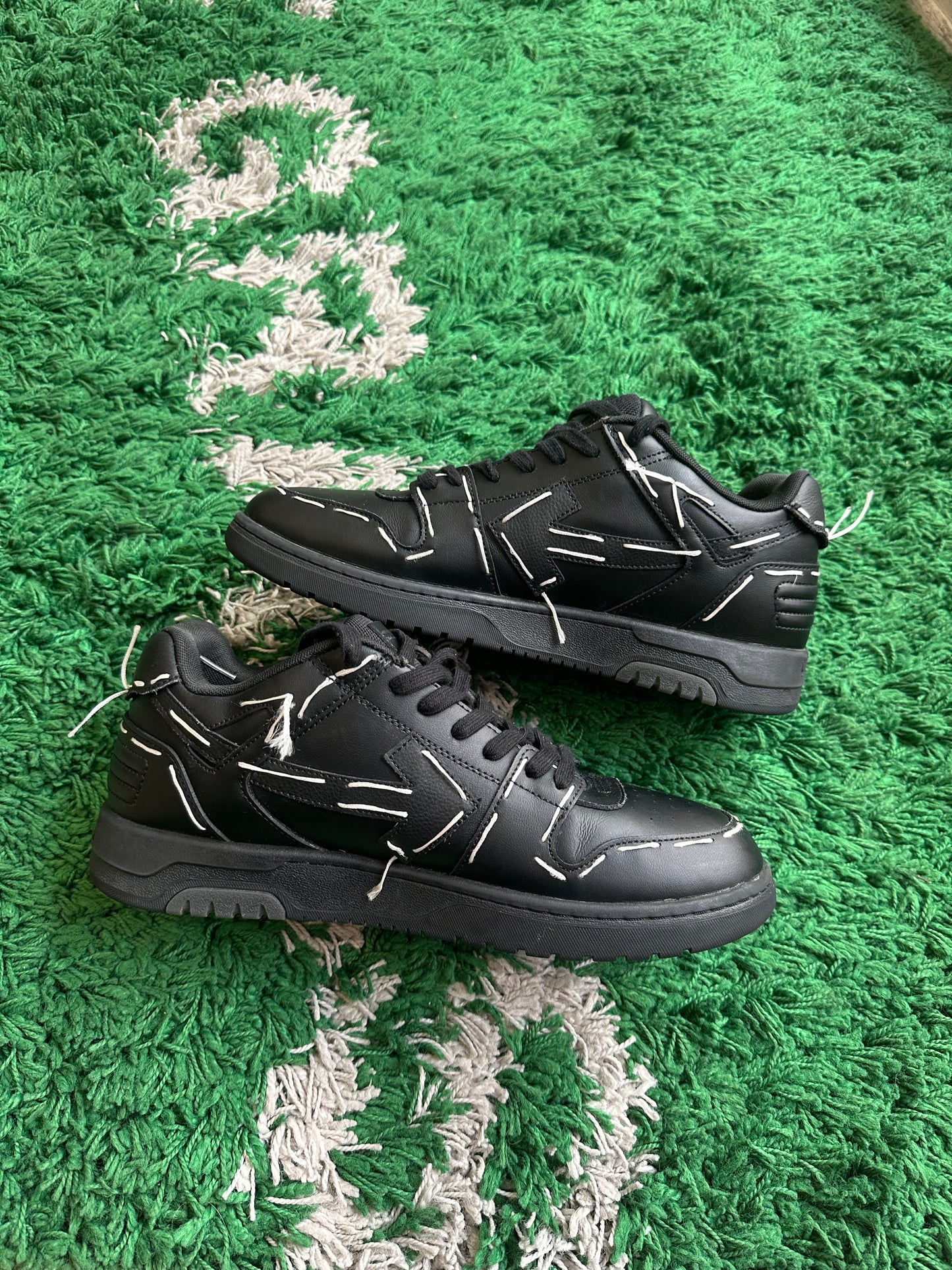 Off White Out Of Office “Black Tie”