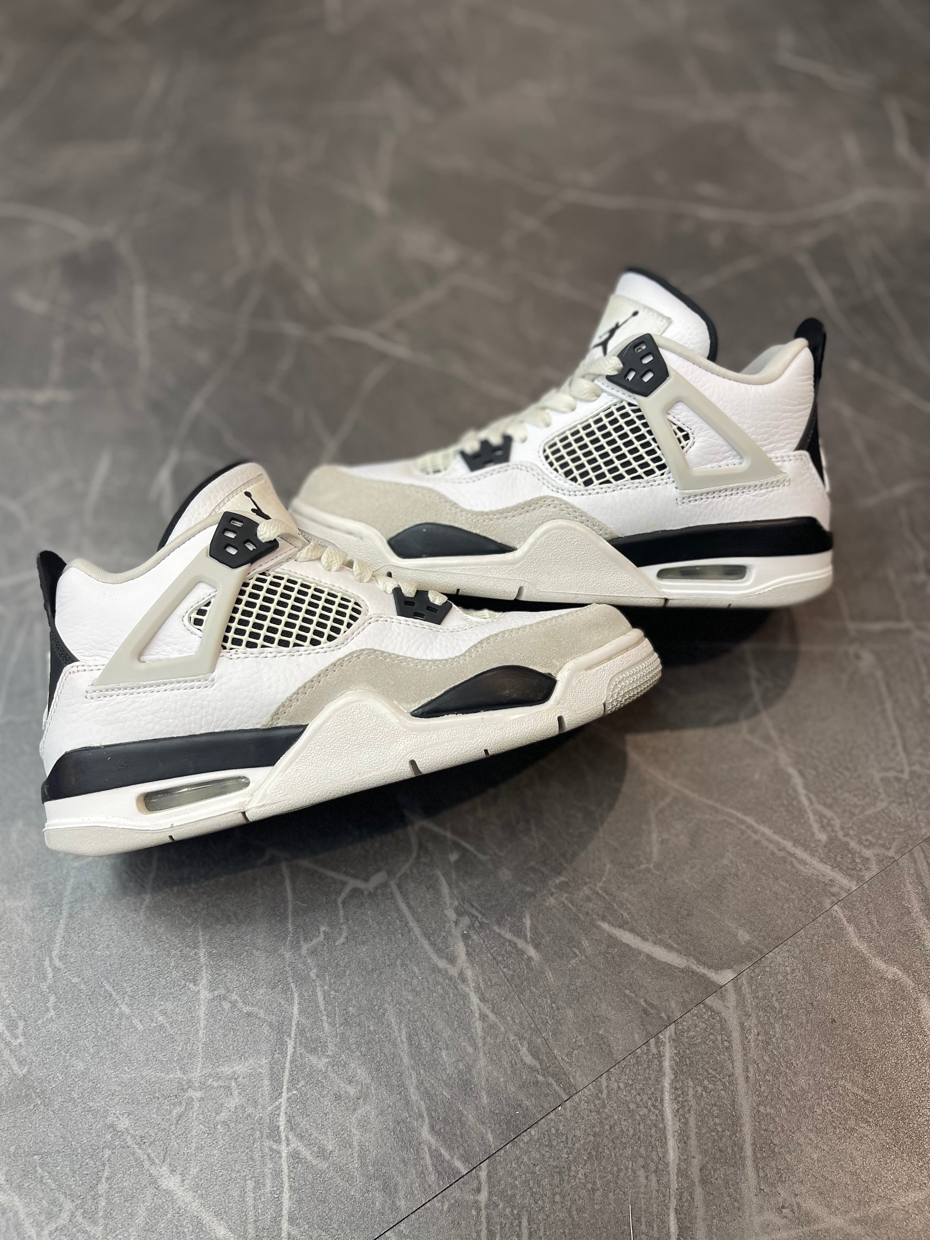 Jordan 4 “Military Black”