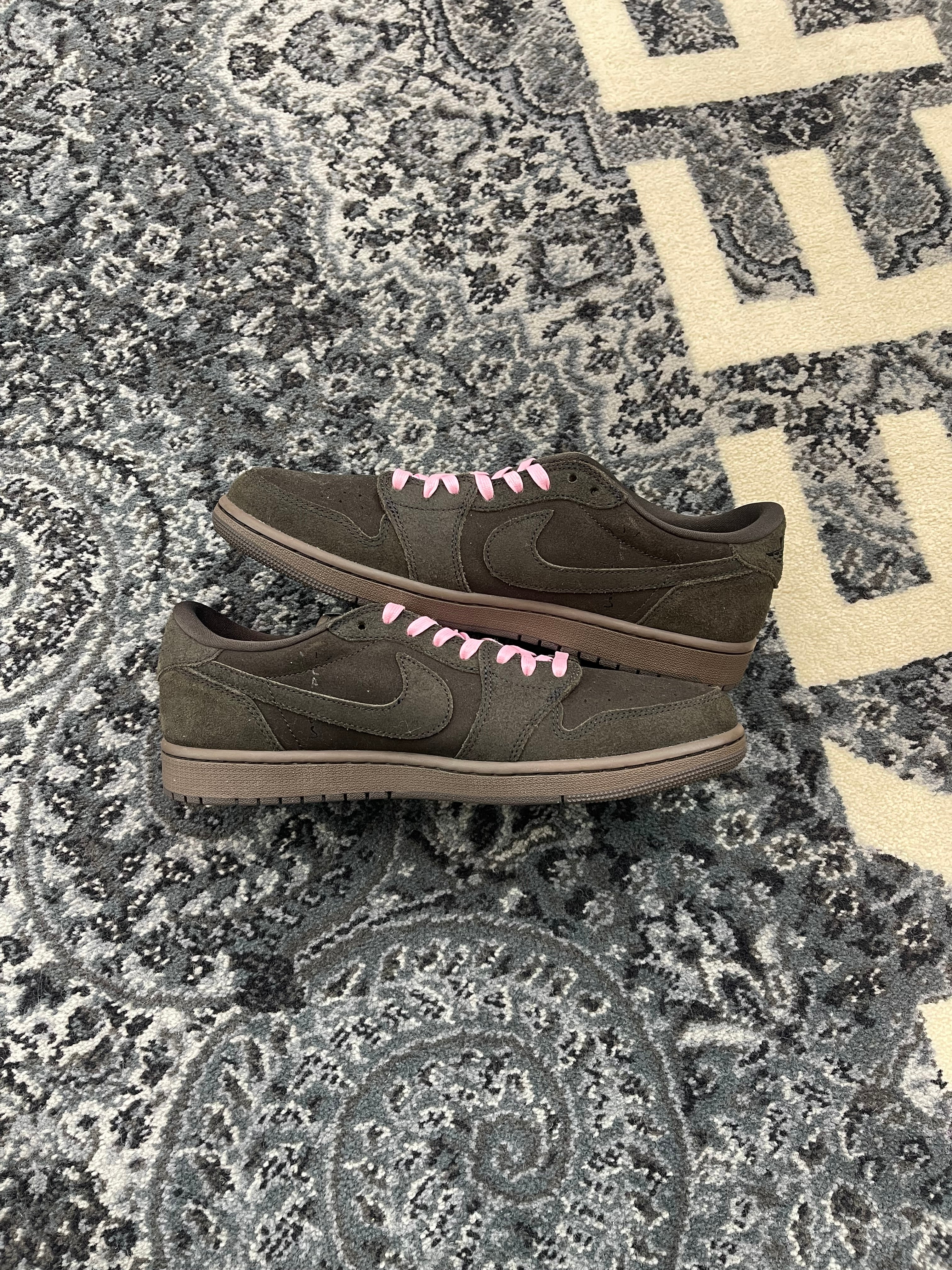 Jordan 1 Low x Travis Scott “Velvet Brown”