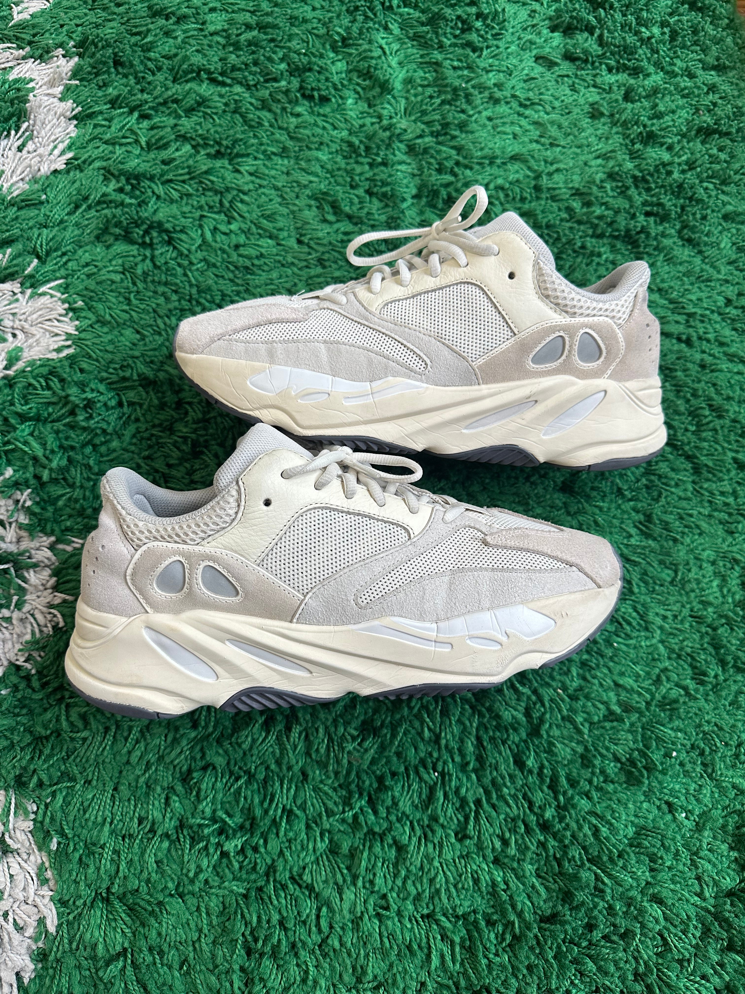 Yeezy 700 “Analog”