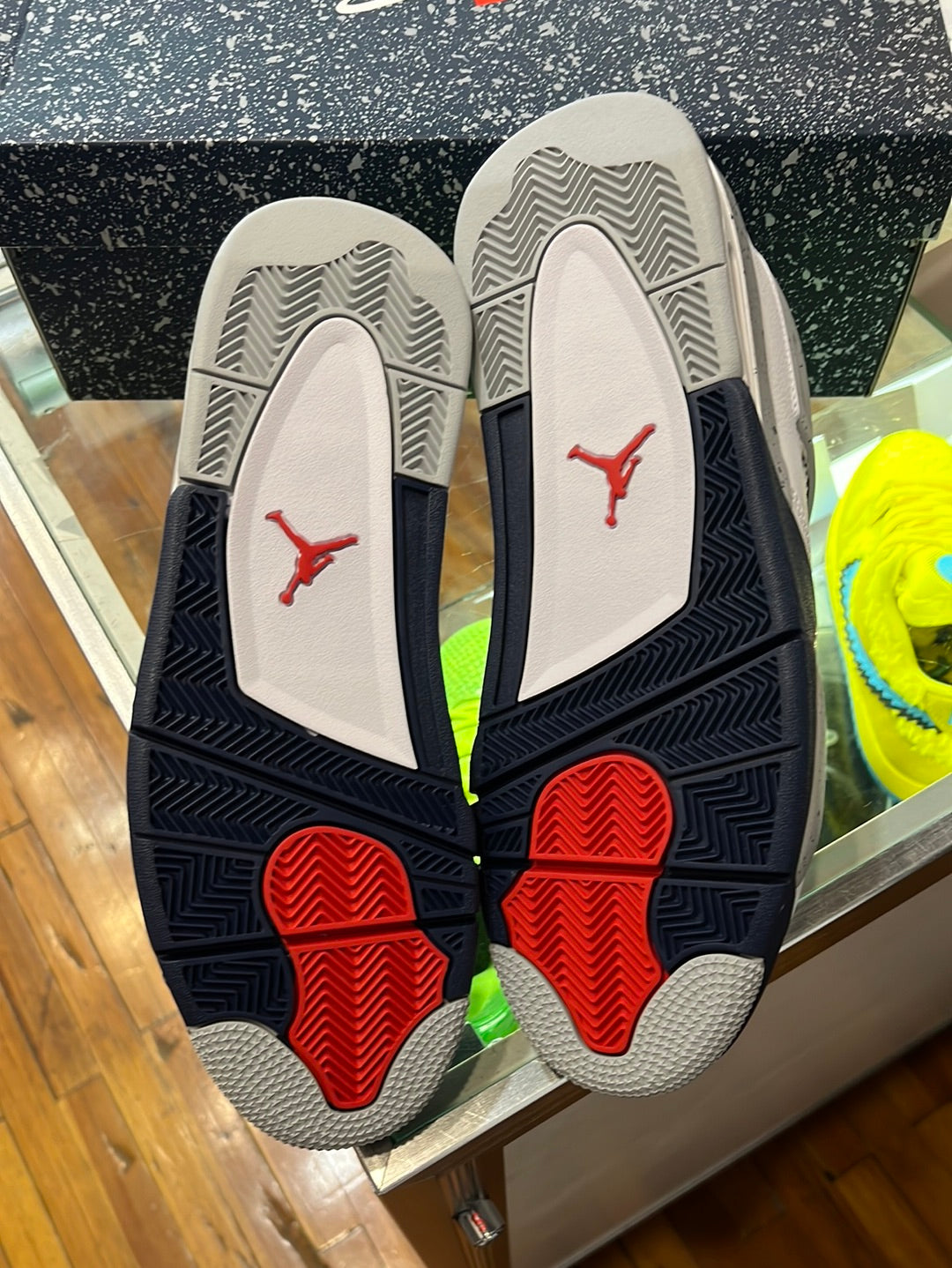 Jordan 4 “Midnight Navy”