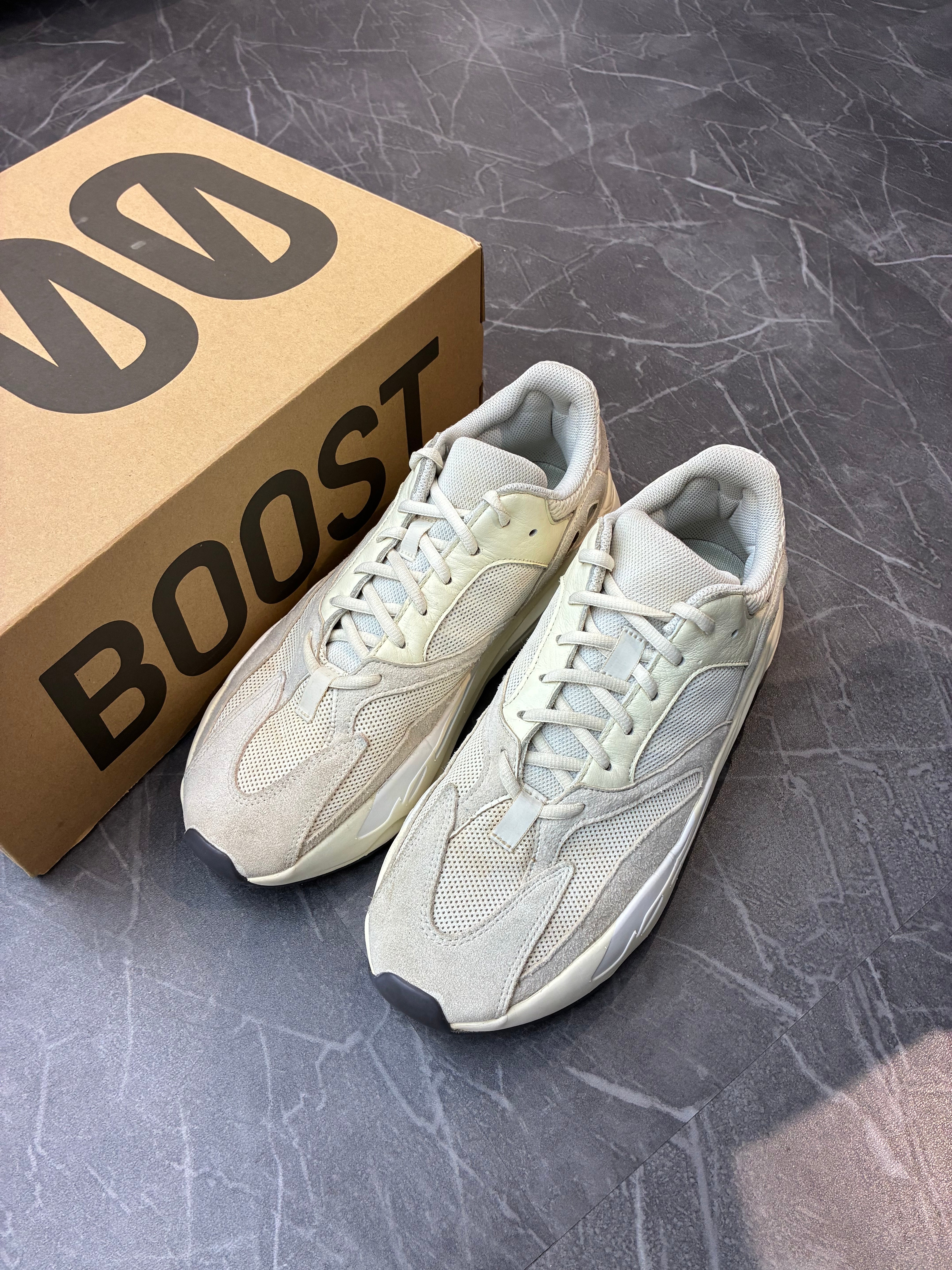 Yeezy 700 “Analog”