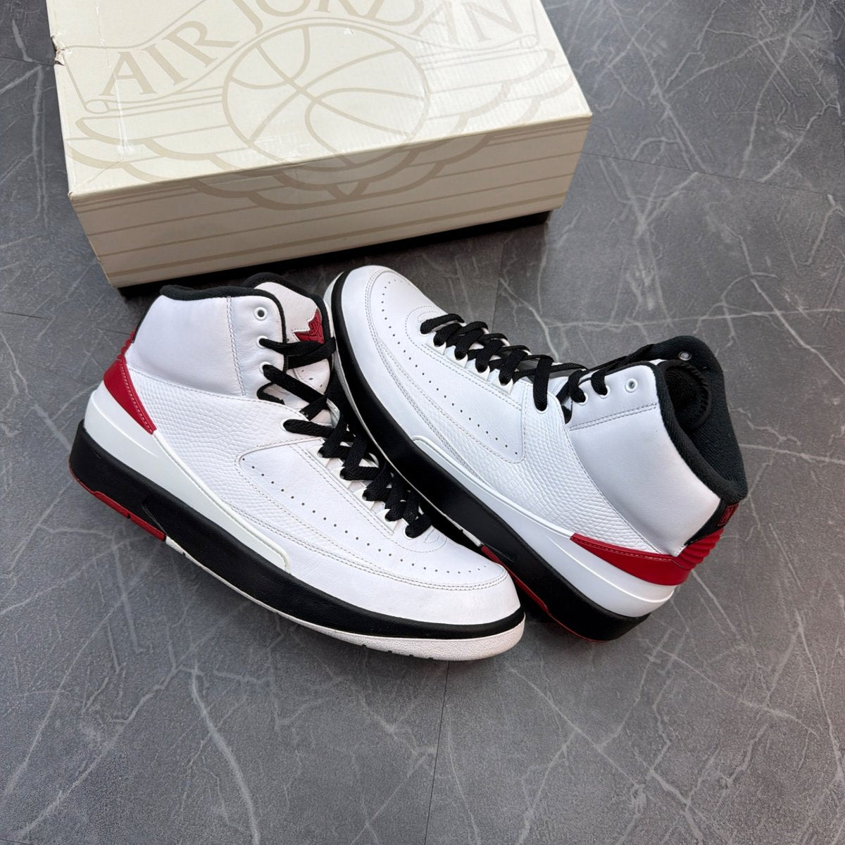 Jordan 2 Retro OG Chicago (2022) (Size 11.5) (Lightly Worn)