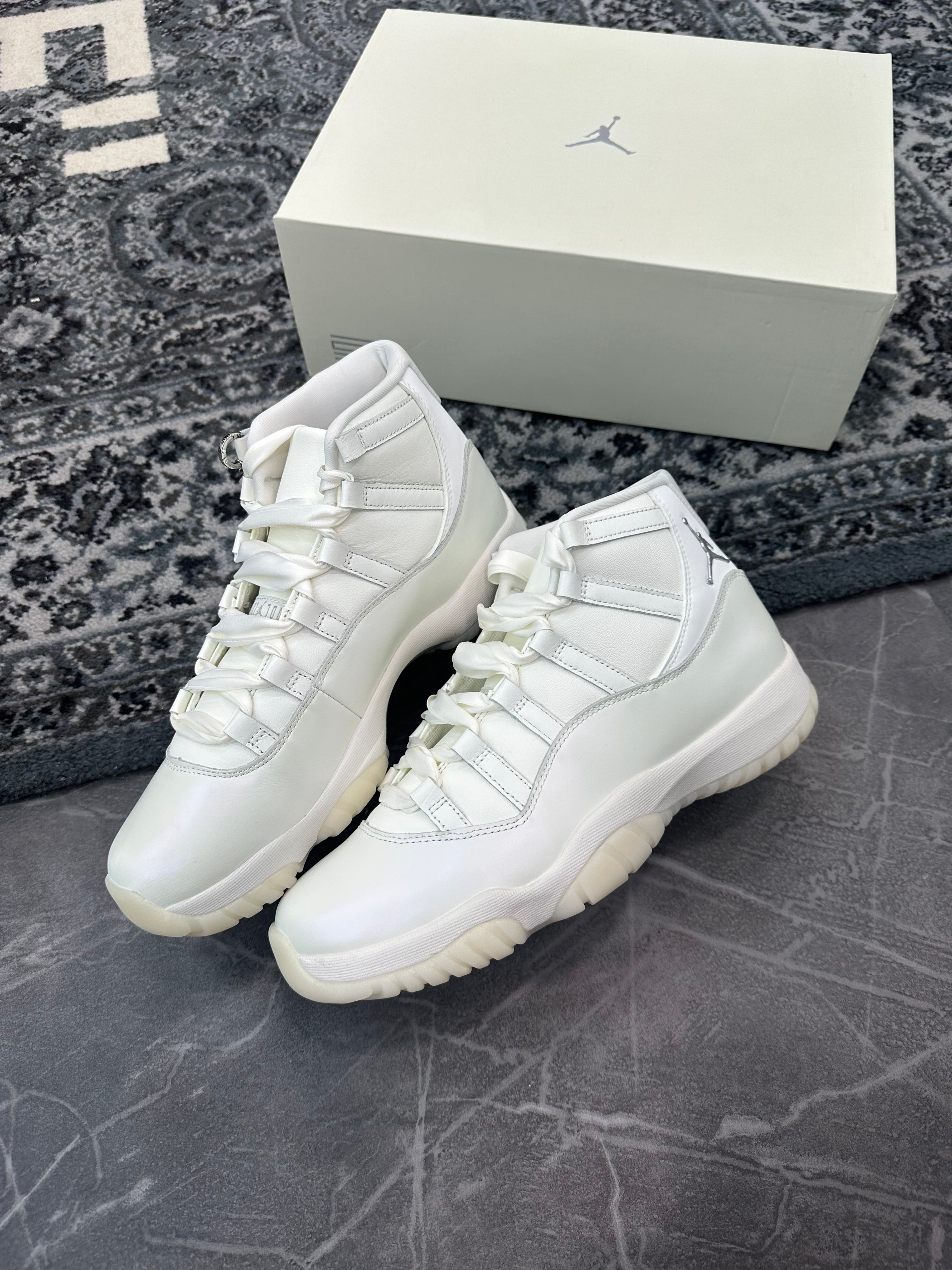 Jordan 11 “Pearl”