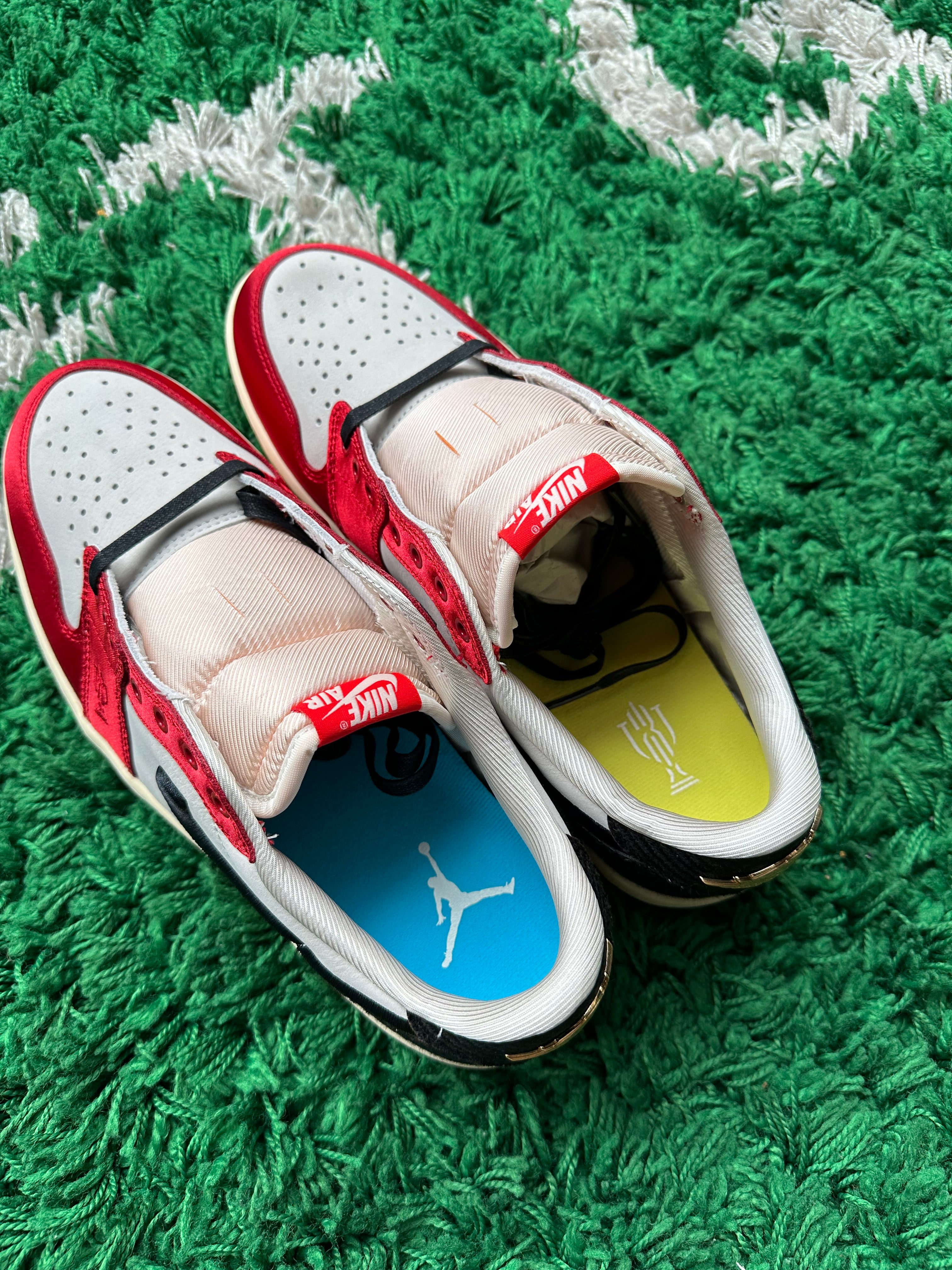 Jordan 1 Low x Trophy Room