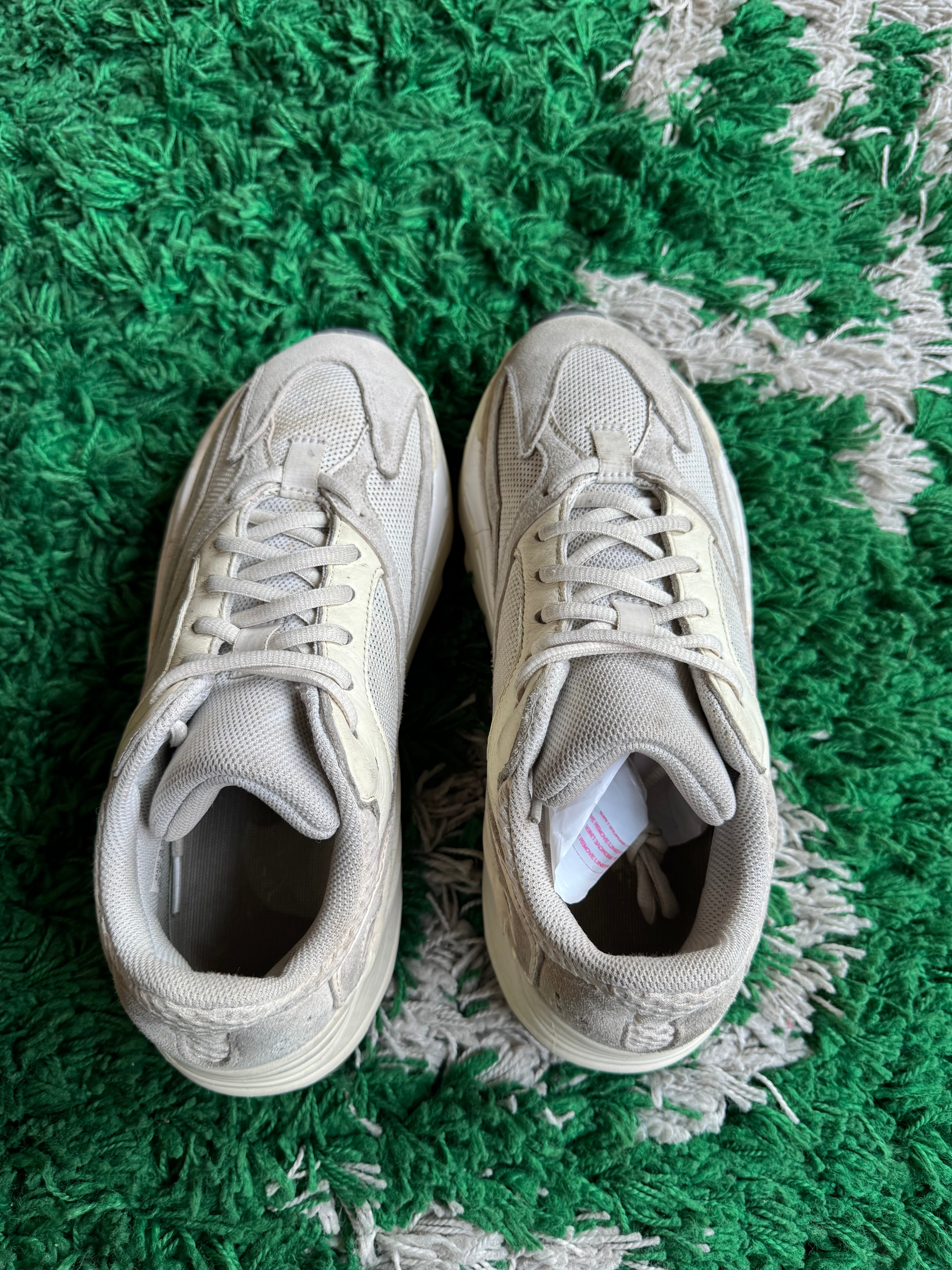 Yeezy 700 “Analog”