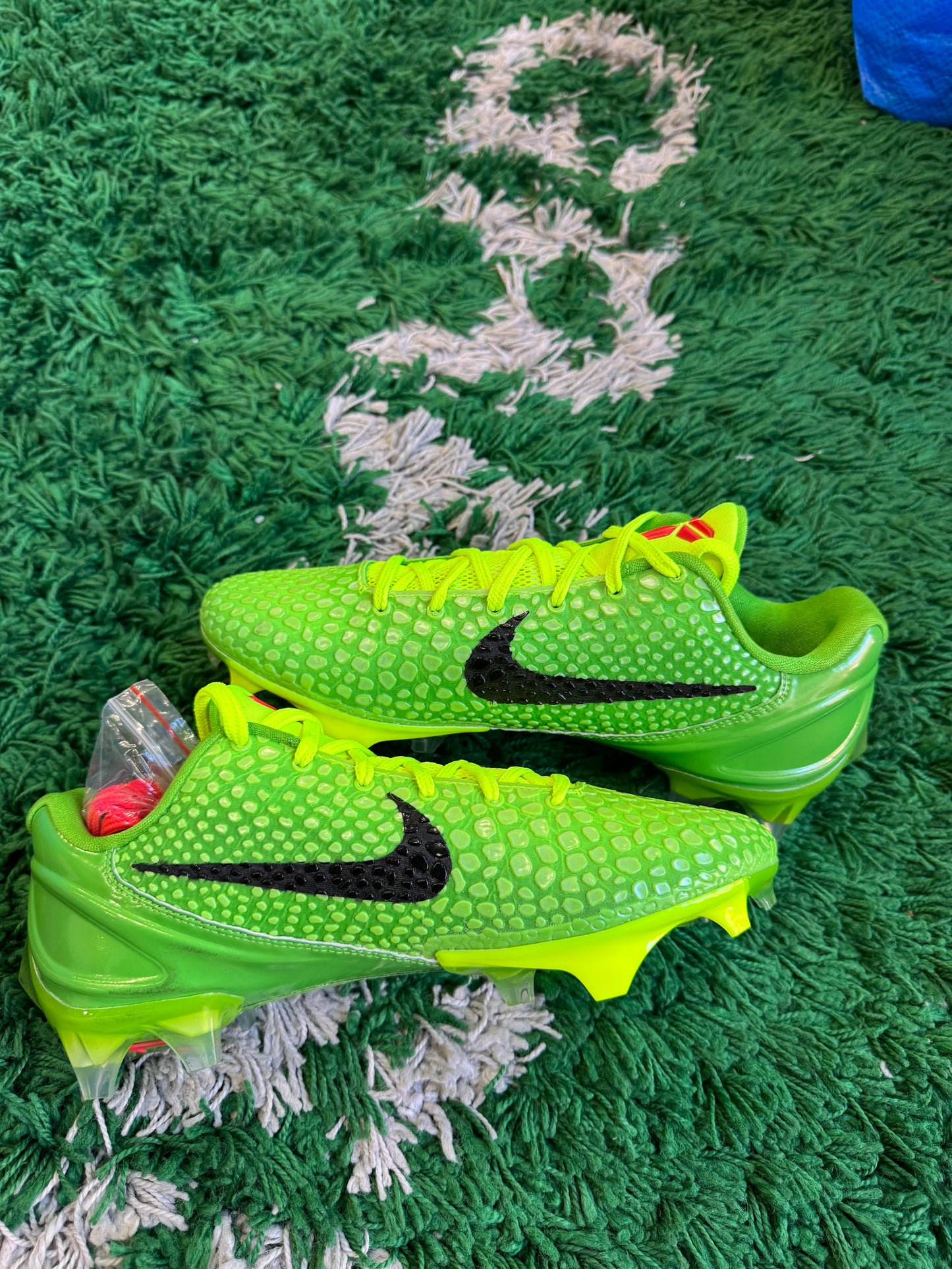 Nike Vapor Edge x Kobe 6 Cleats “Grinch”