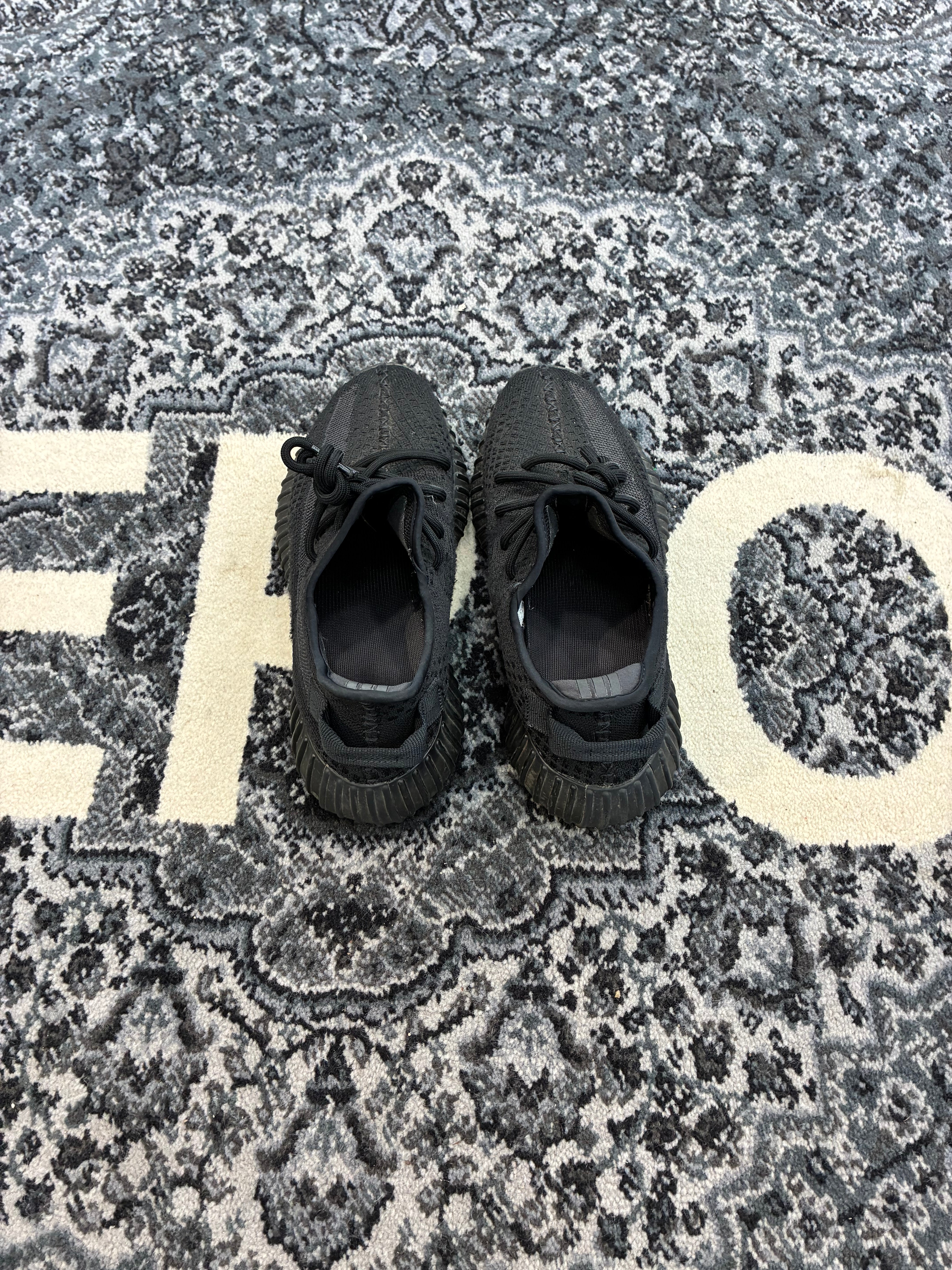 Yeezy 350 “Onyx”