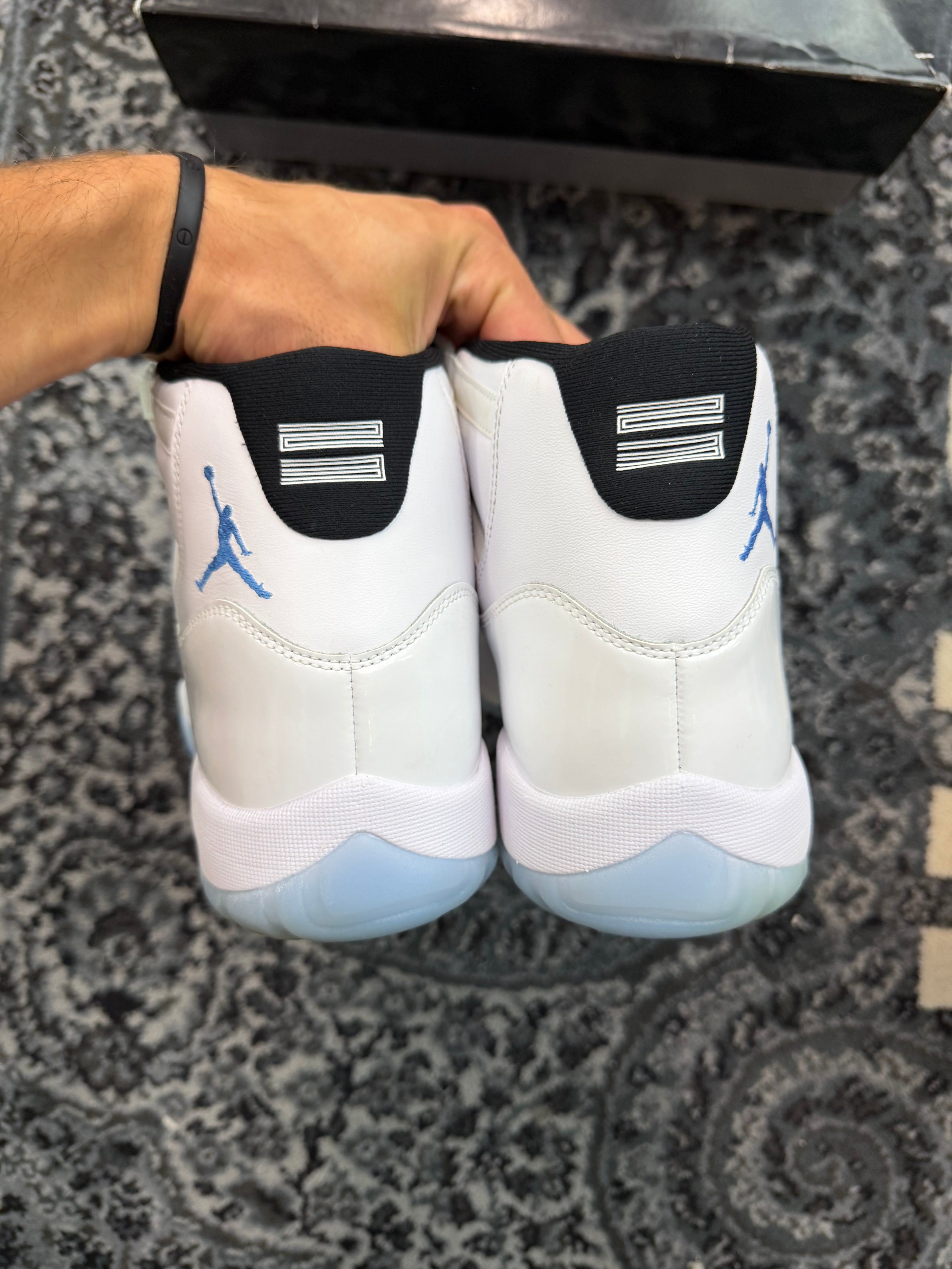 Jordan 11 “Legend Blue”