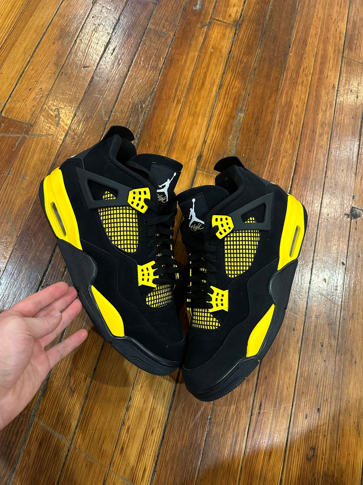 Jordan 4 “Thunder”