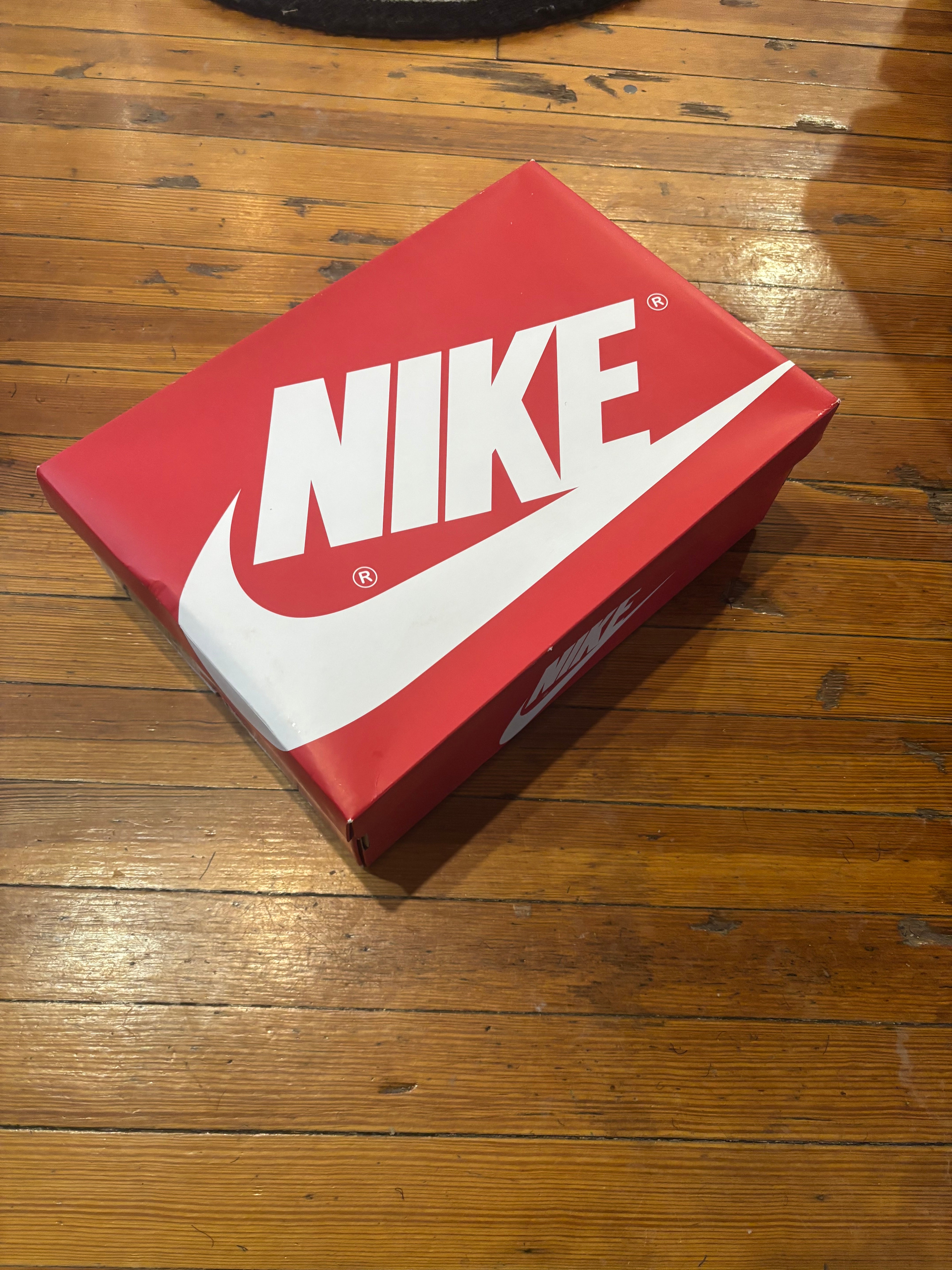 Jordan 1 Low “University Red”