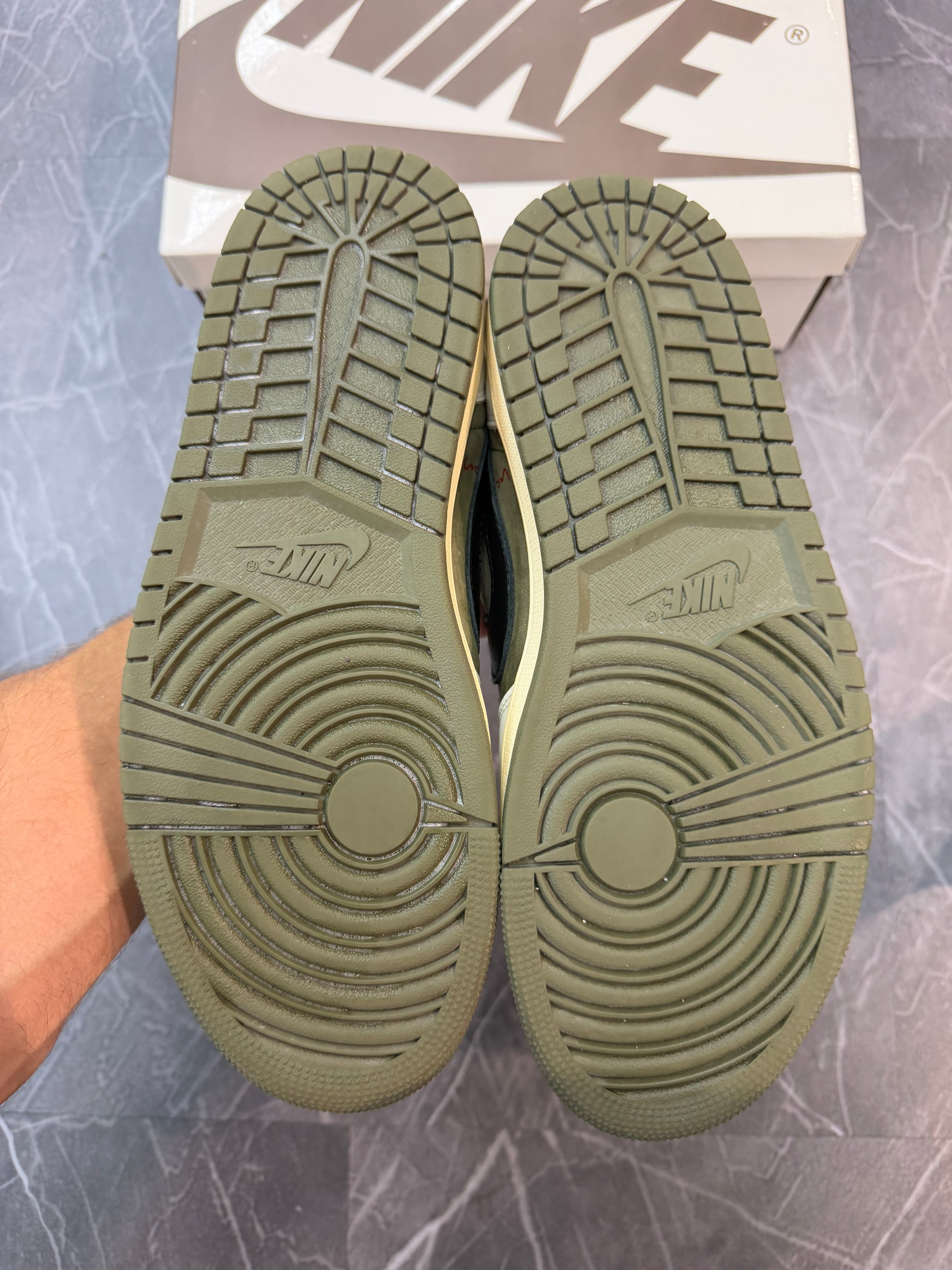 Jordan 1 Low Travis Scott “Medium Olive”