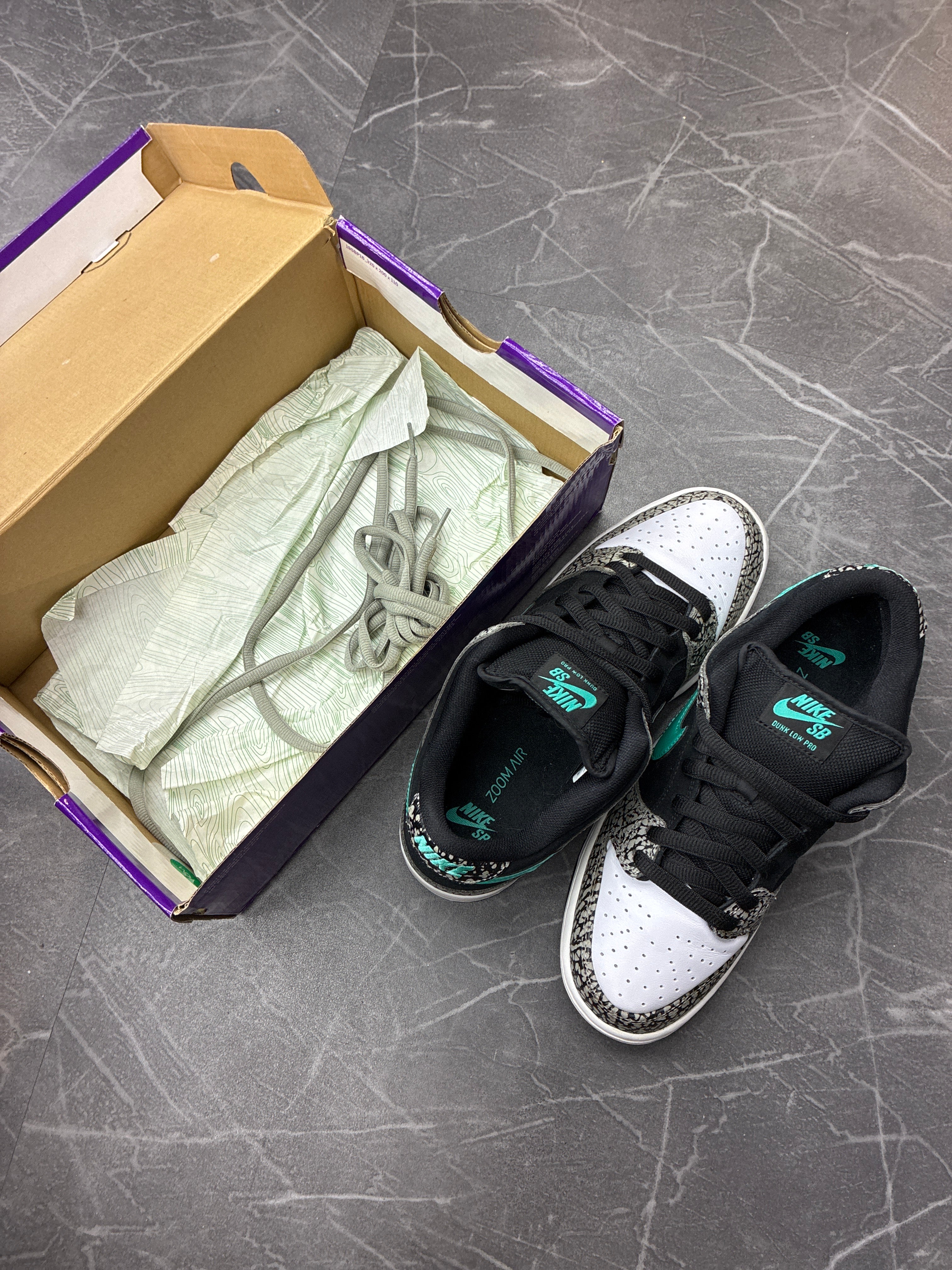 Nike SB Dunk Low “Atmos Elephant”