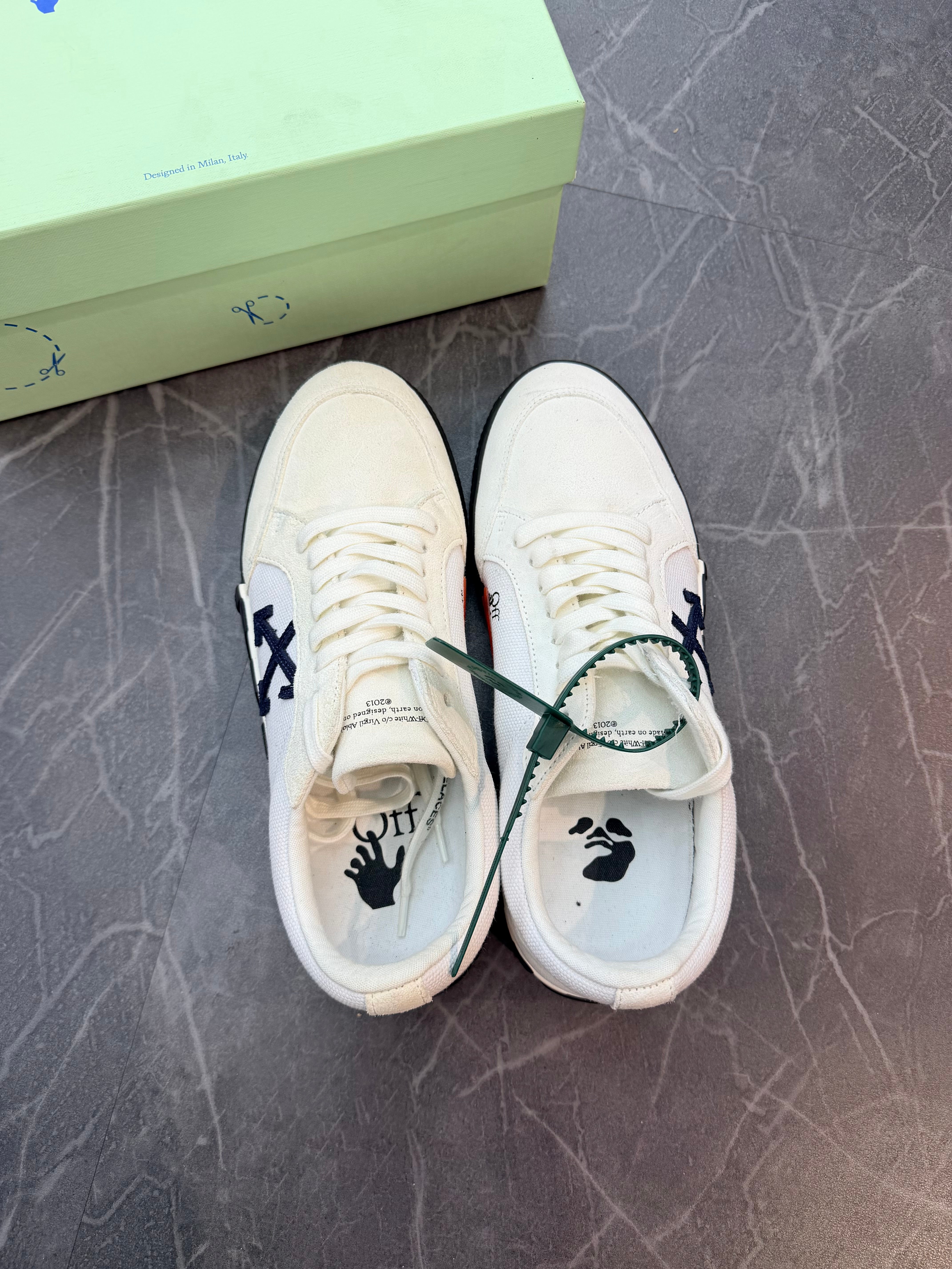 Off-White Vulcanized White