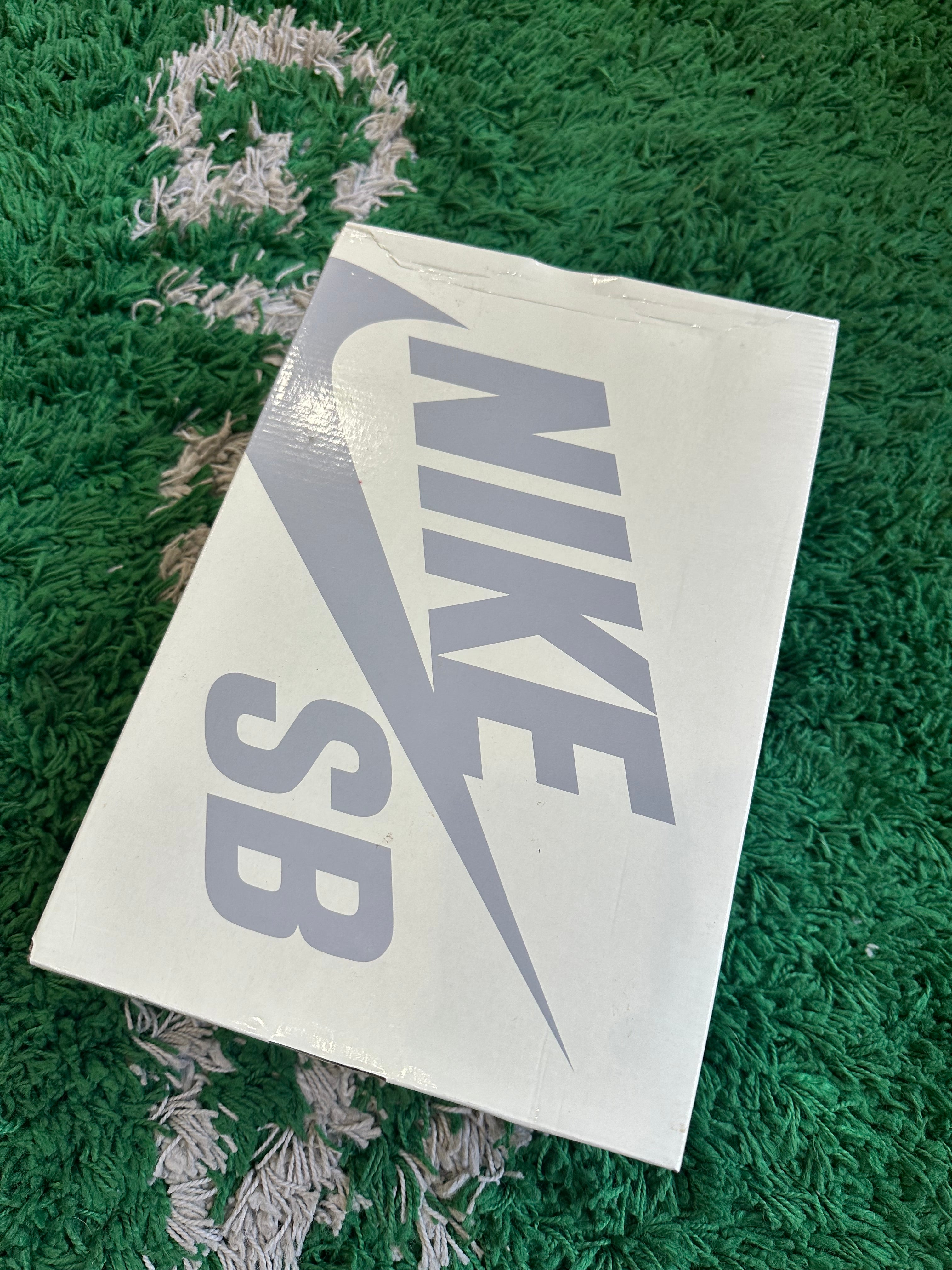 Nike SB Dunk Low Power Puff Girls “Buttercup”