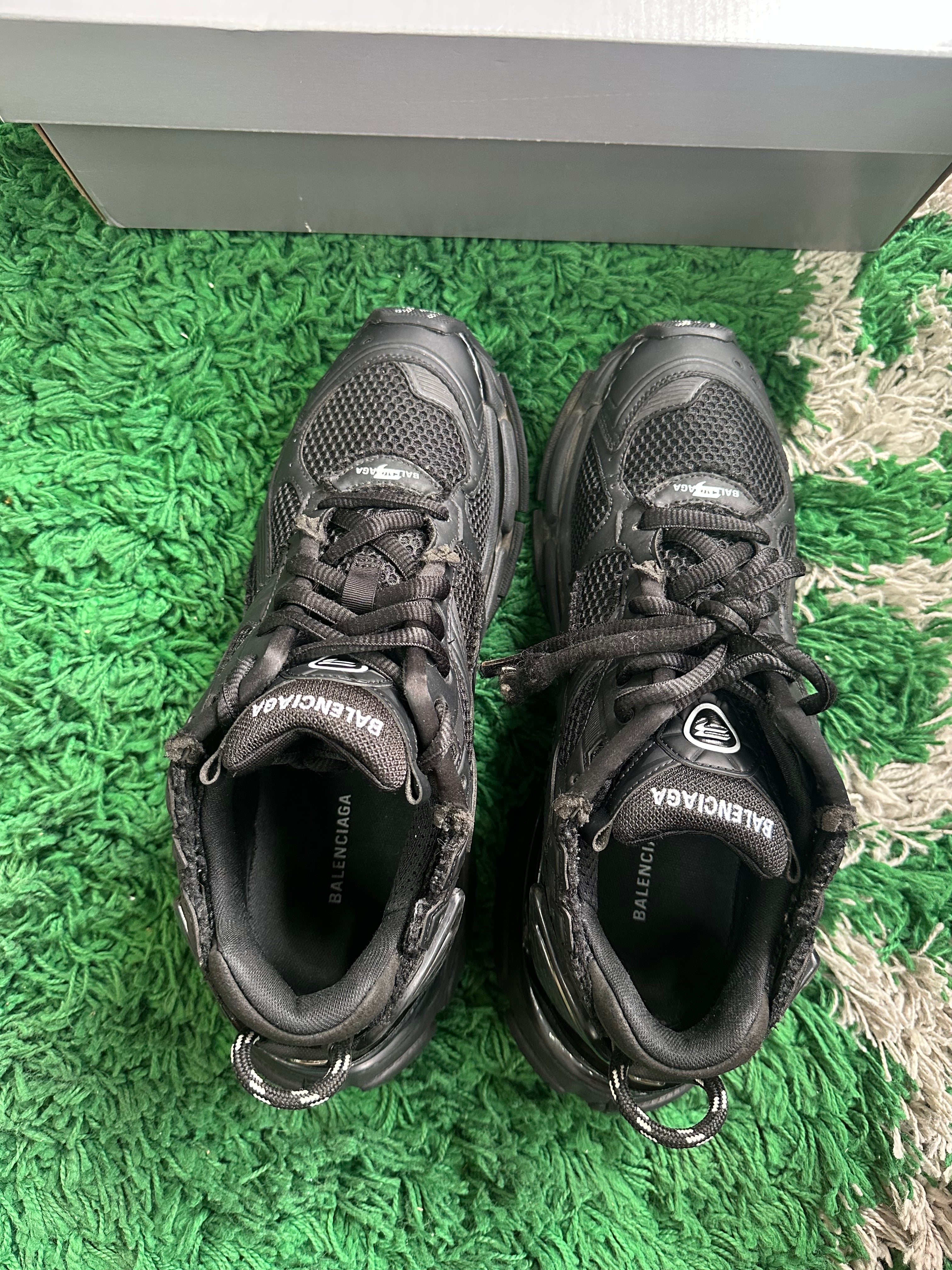 Balenciaga Runner “All Black”