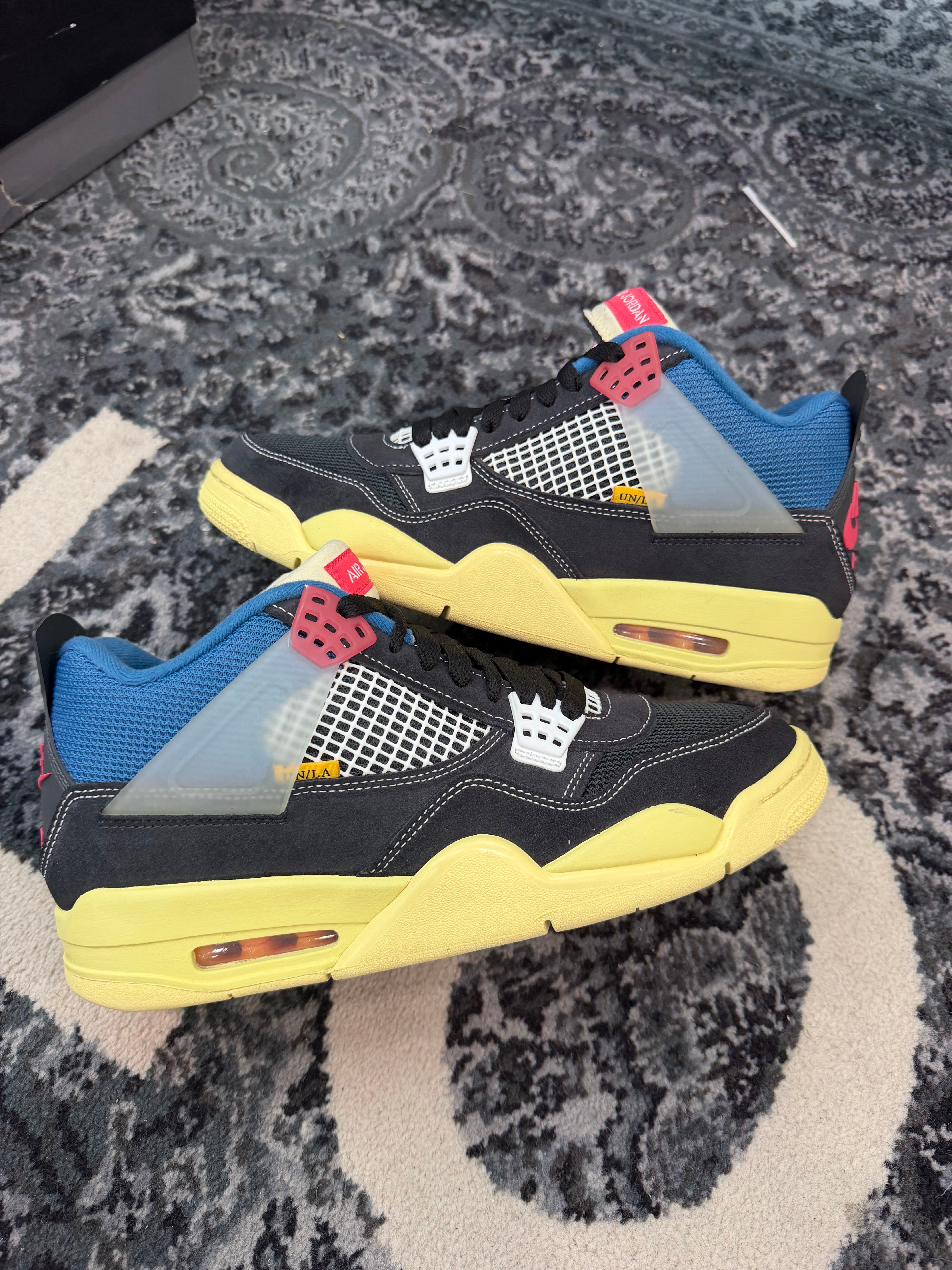 Jordan 4 x Union “Off Noir”