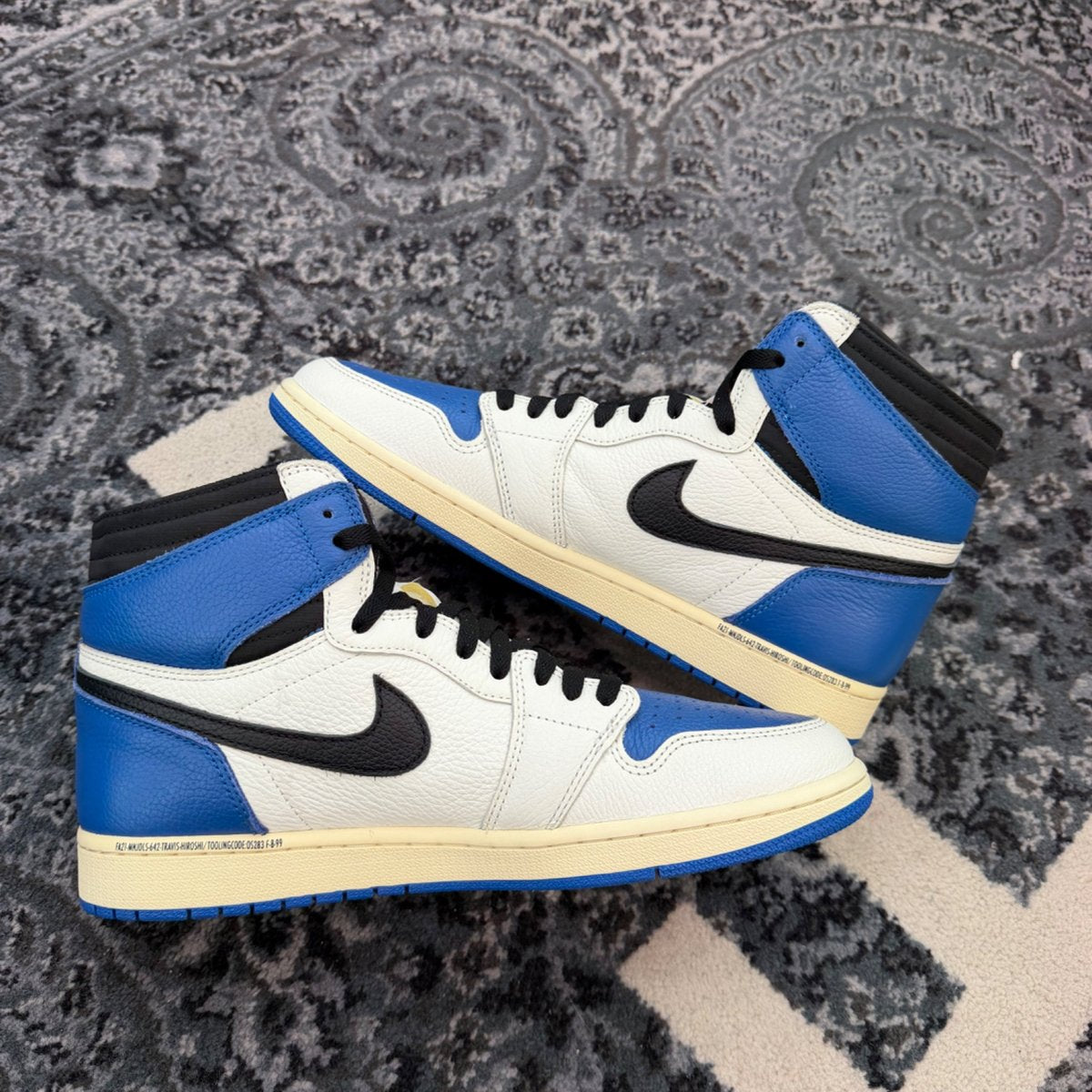 Jordan 1 Retro High OG SP Fragment x Travis Scott - back