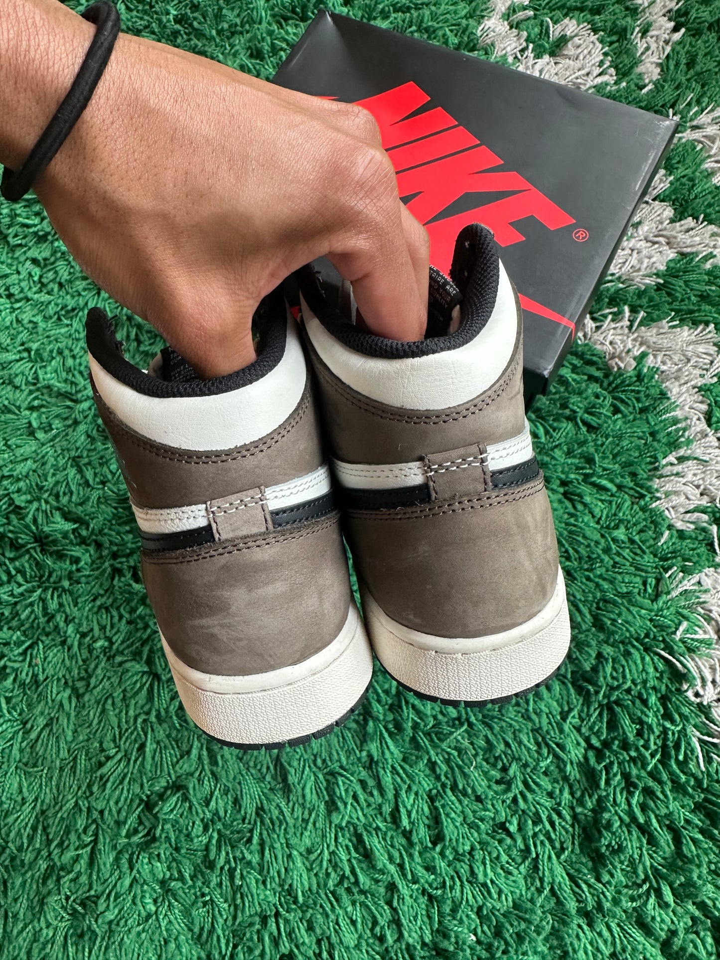 Jordan 1 High “Mocha”