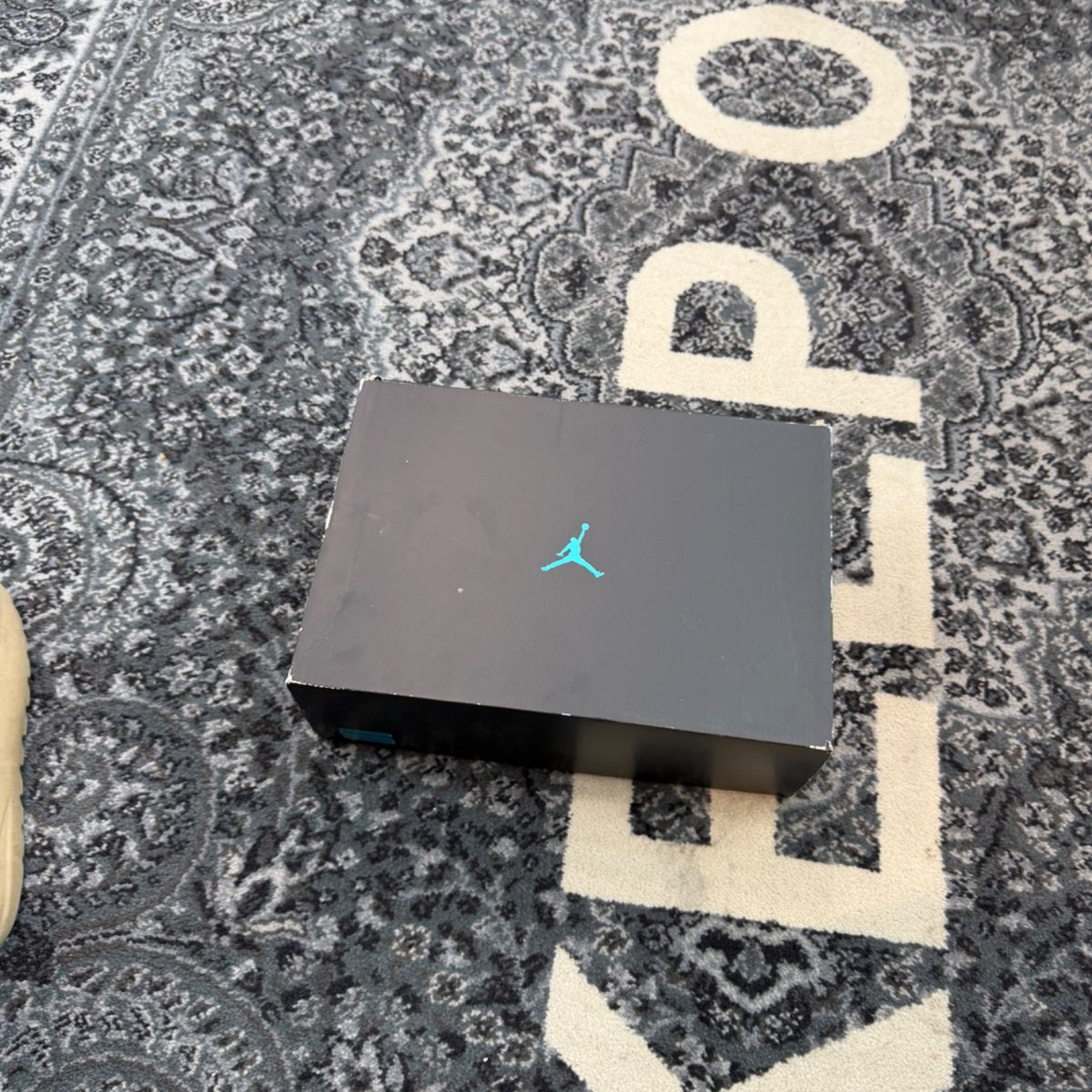 Jordan 11 Retro Gamma Blue (2025) - box