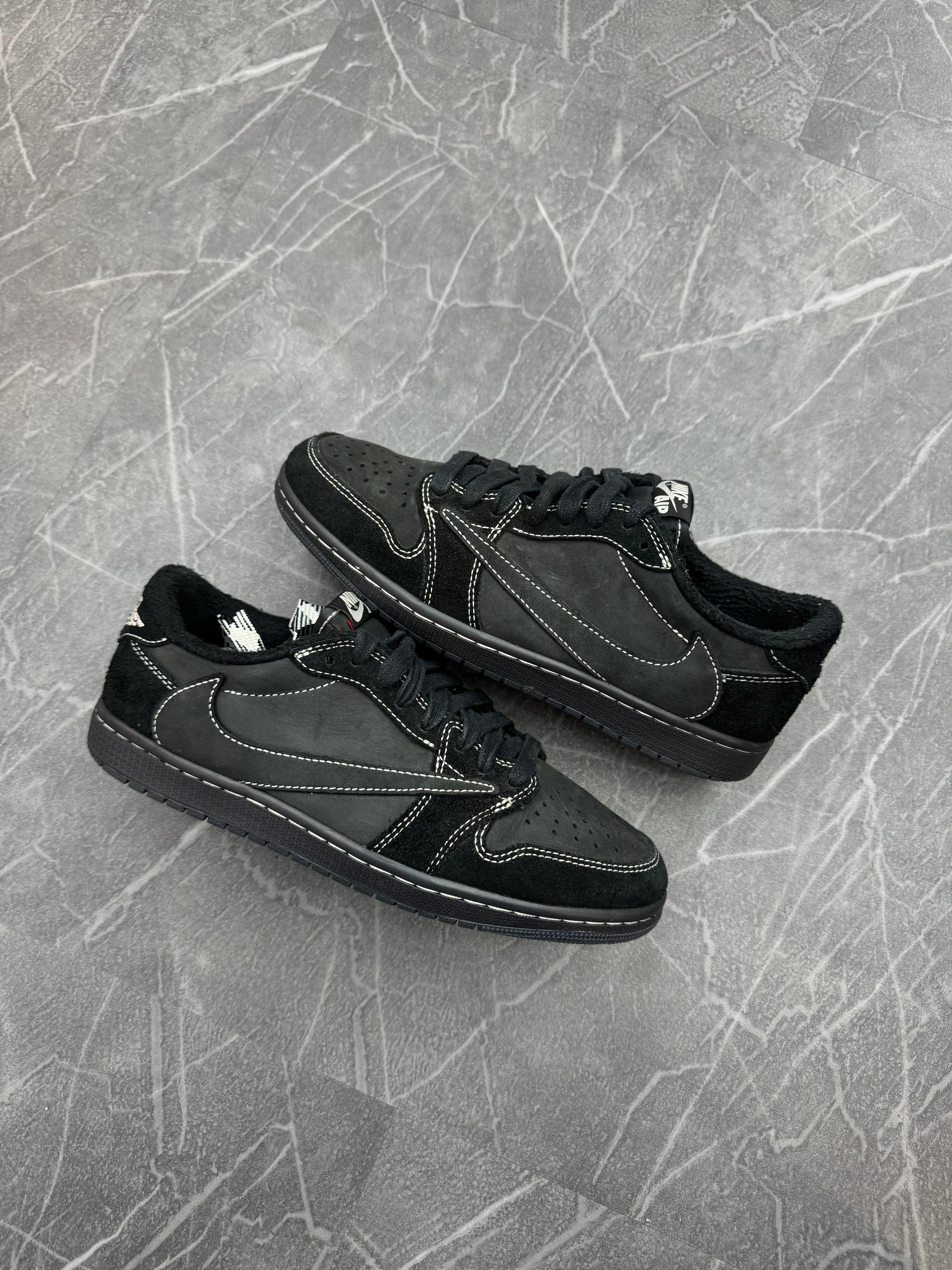 Jordan 1 Low Travis Scott Phantom