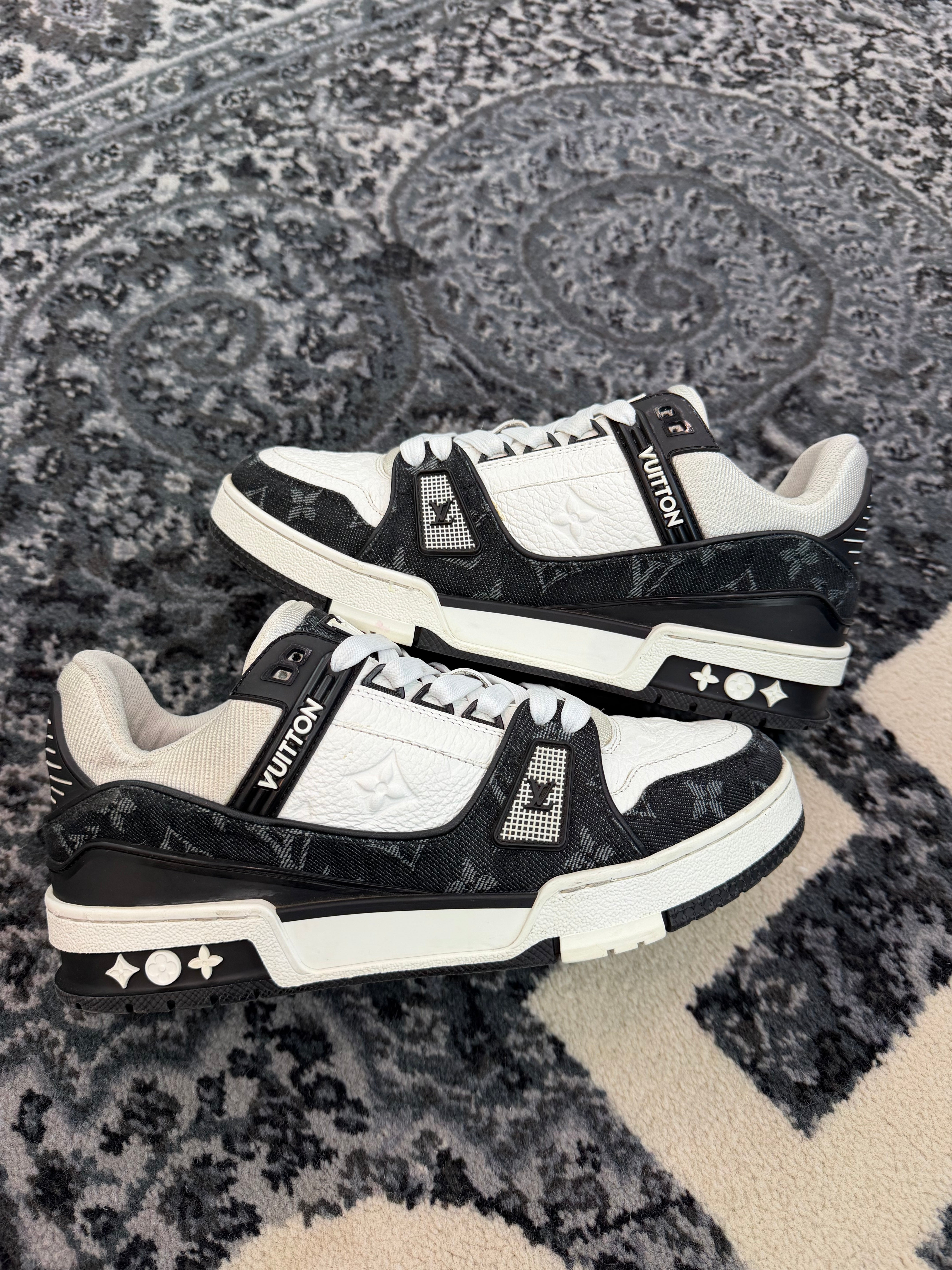 Louis Vuitton Trainer “Denim Black Monogram”