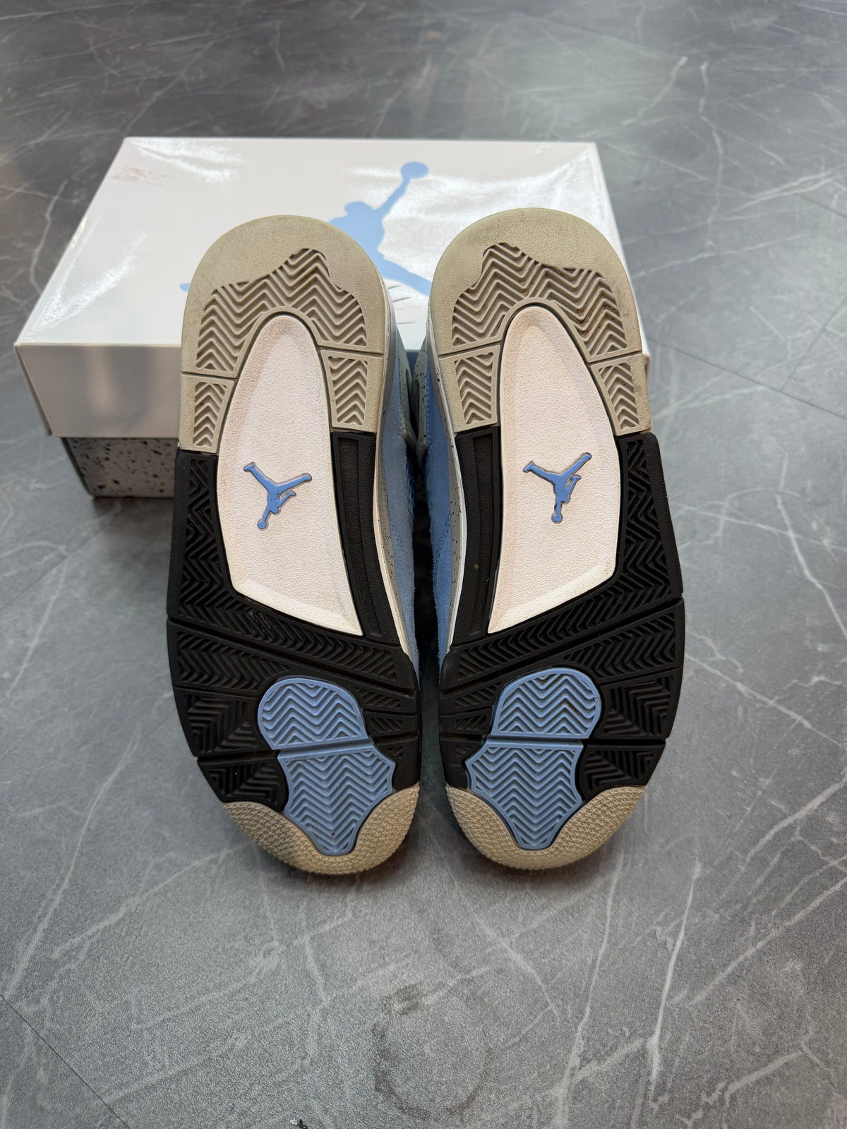 Jordan 4 “University Blue”